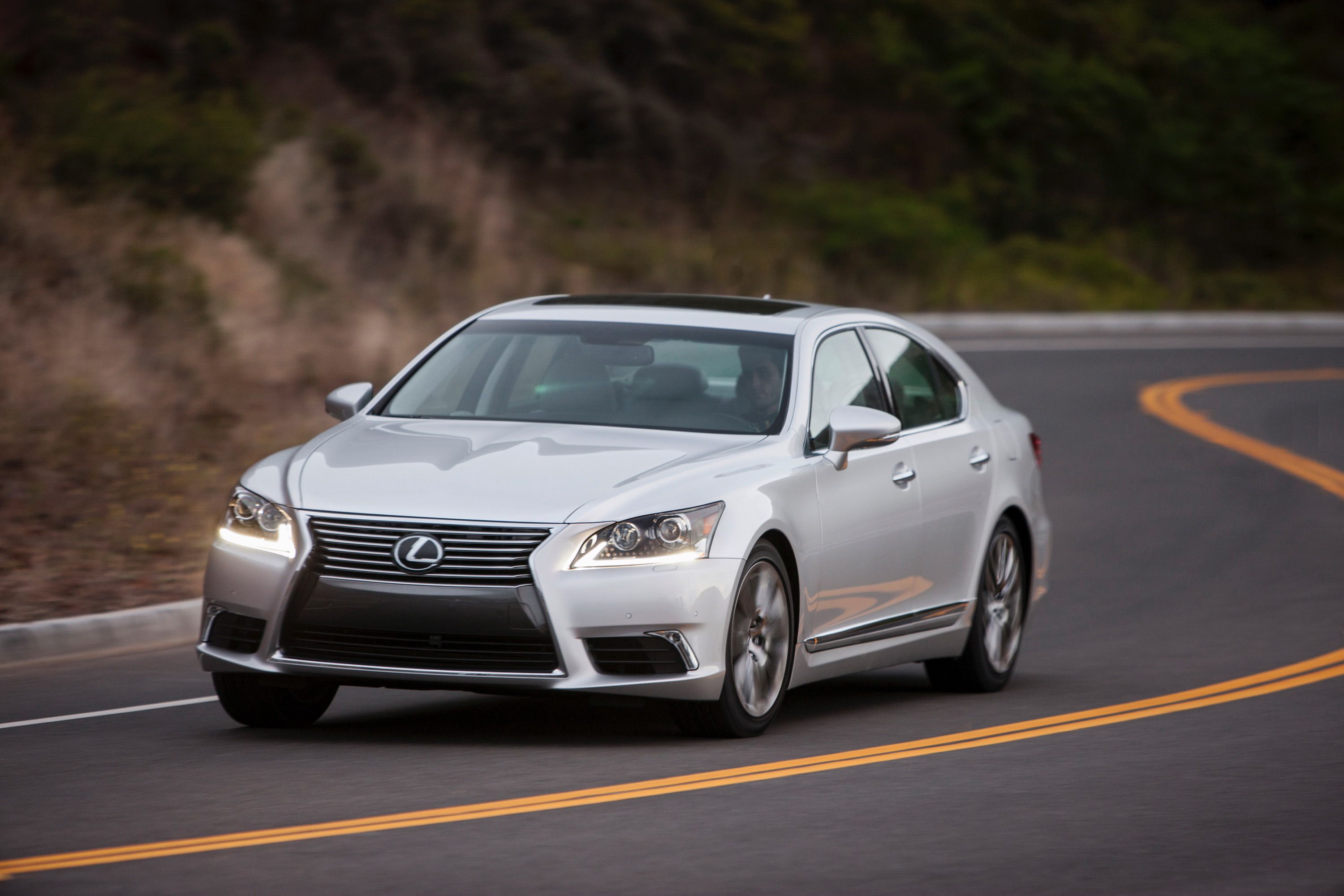 2014 - 2015 Lexus LS