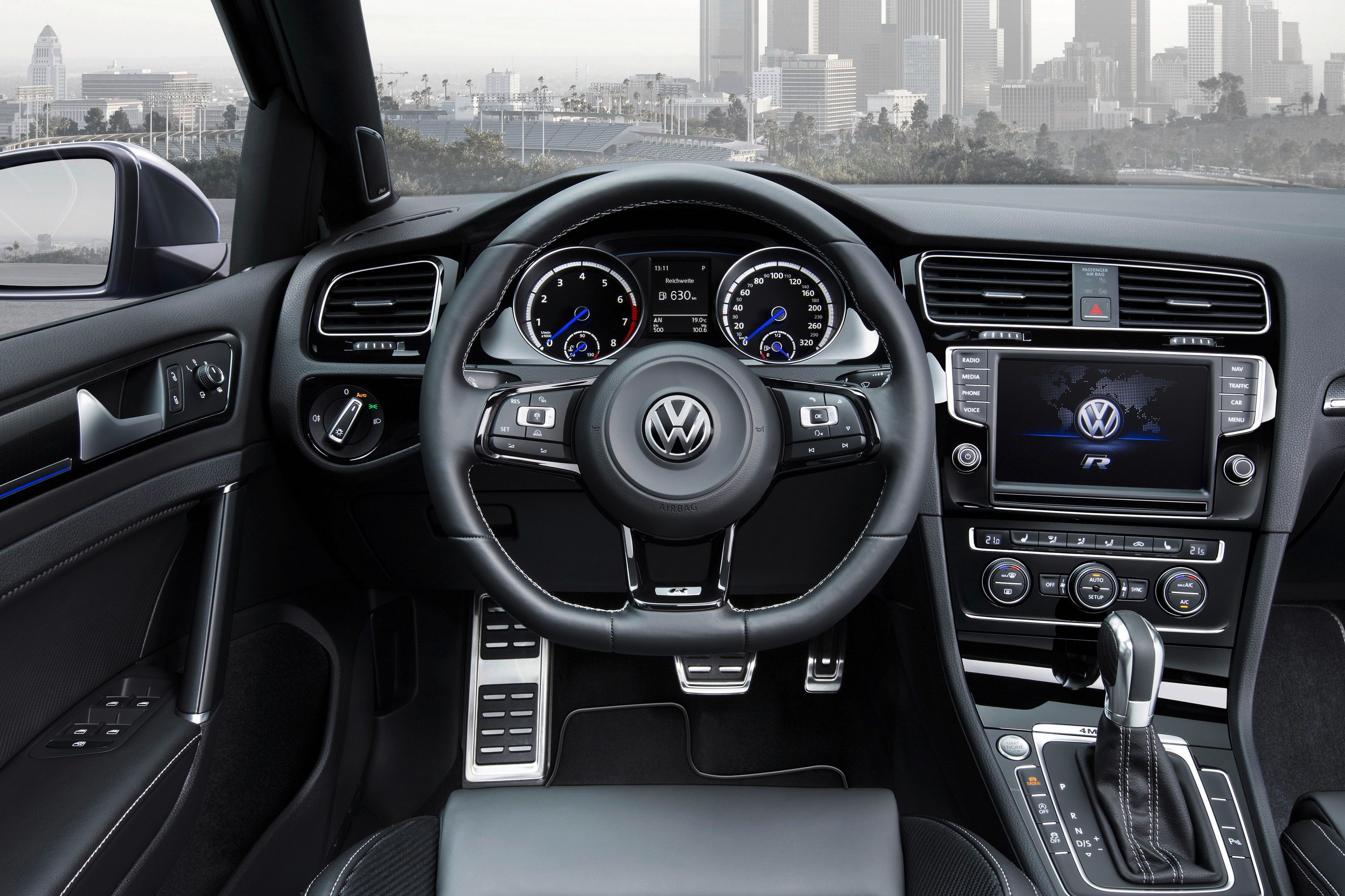 2015 Volkswagen Golf R Variant