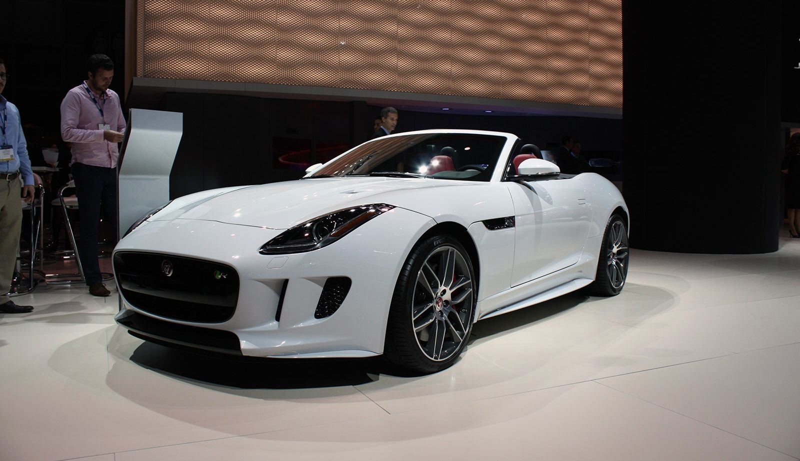  We saw the F-Type AWD Convertible live at the LA Auto Show. 