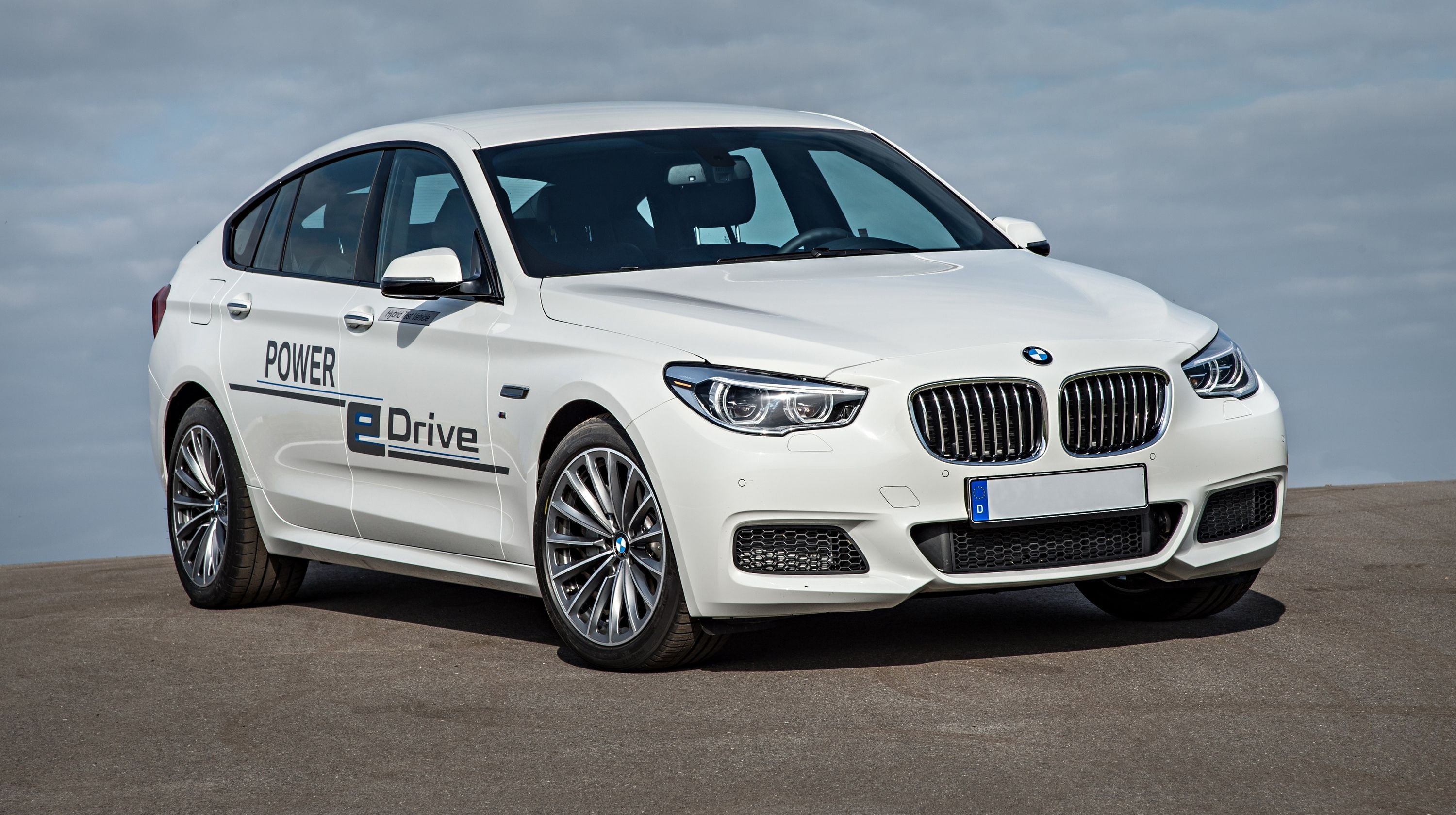  The EV world has gone completely crazy with this 680-horsepower 5 Series GT eDrive Concept.