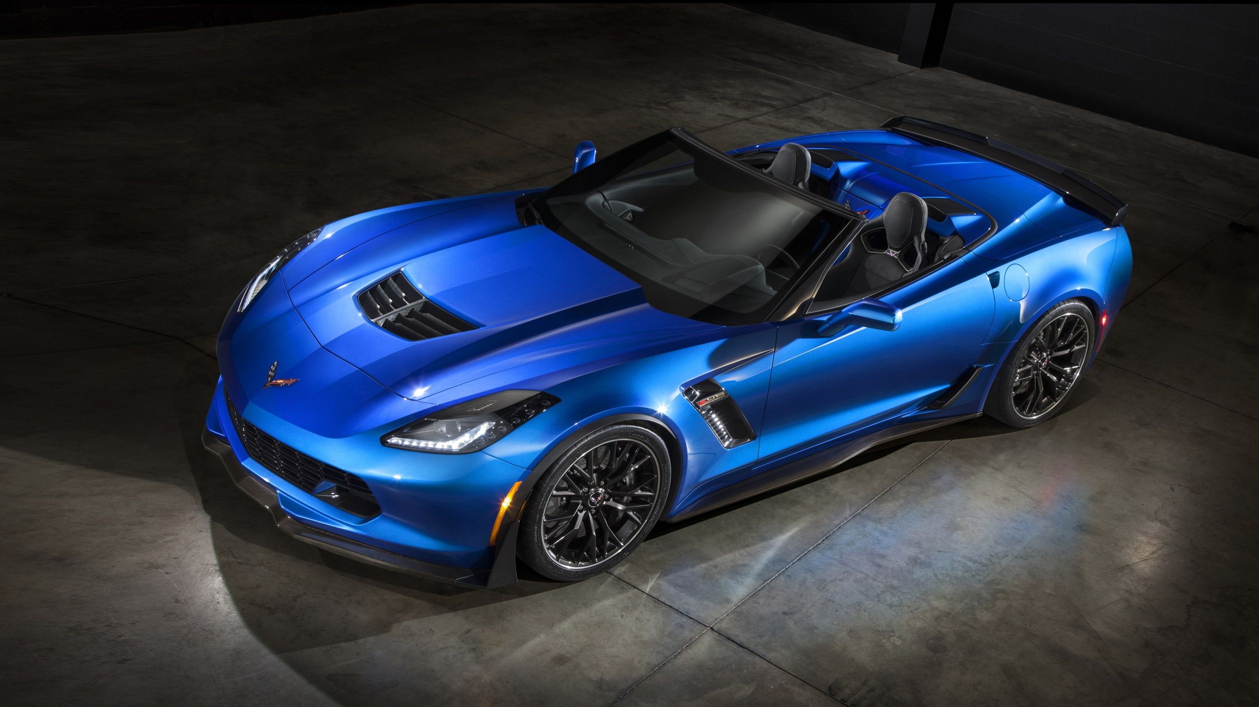  Can't afford the Z06? Chevy may have the answer in the near future, as it showed off a Stingray with a handful of Z06 bits added to it. 