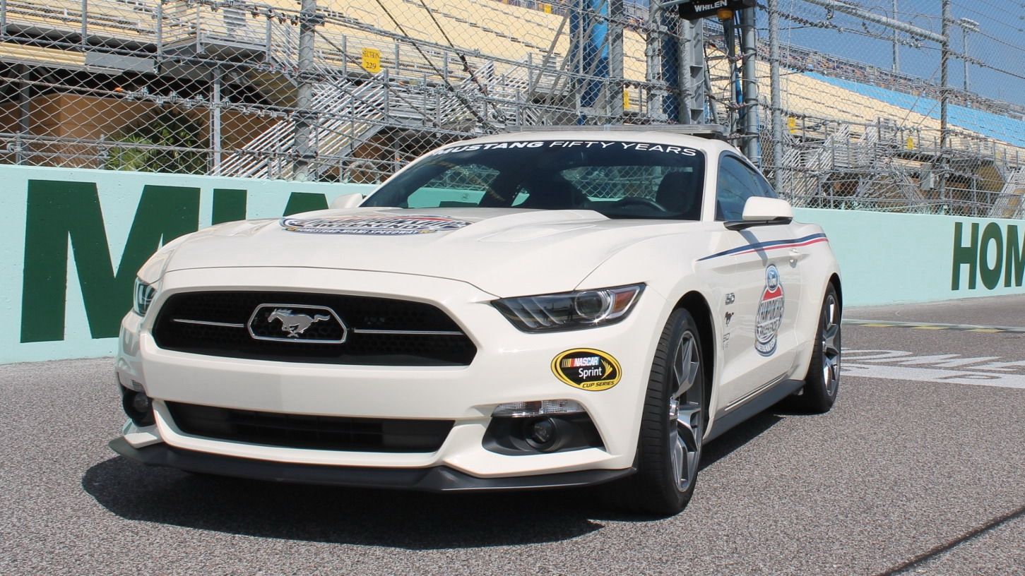  Check out the latest Mustang pace car, it's quite the beauty. 