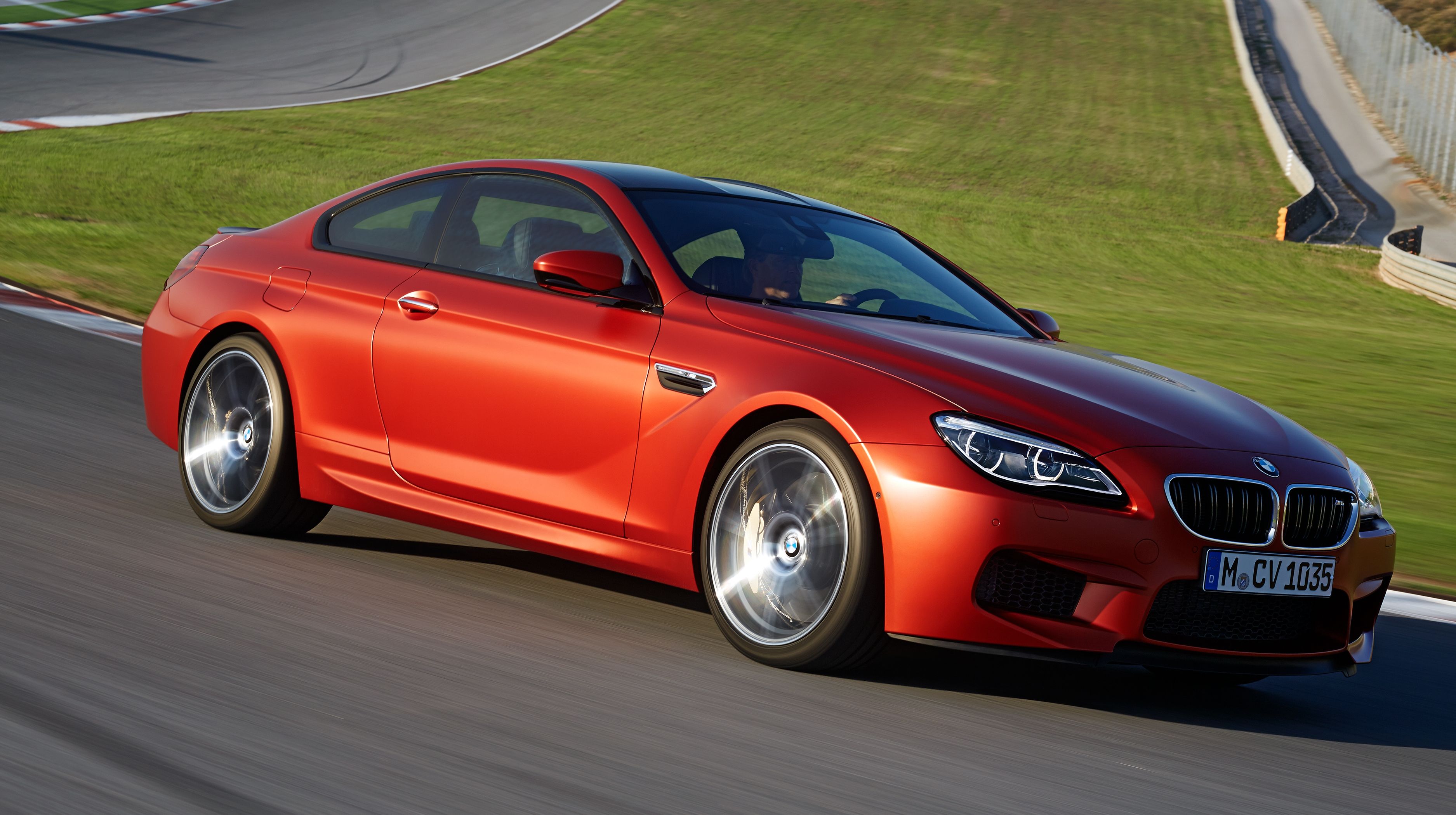  The BMW M6 makes its debut with a nip here and a tuck there.