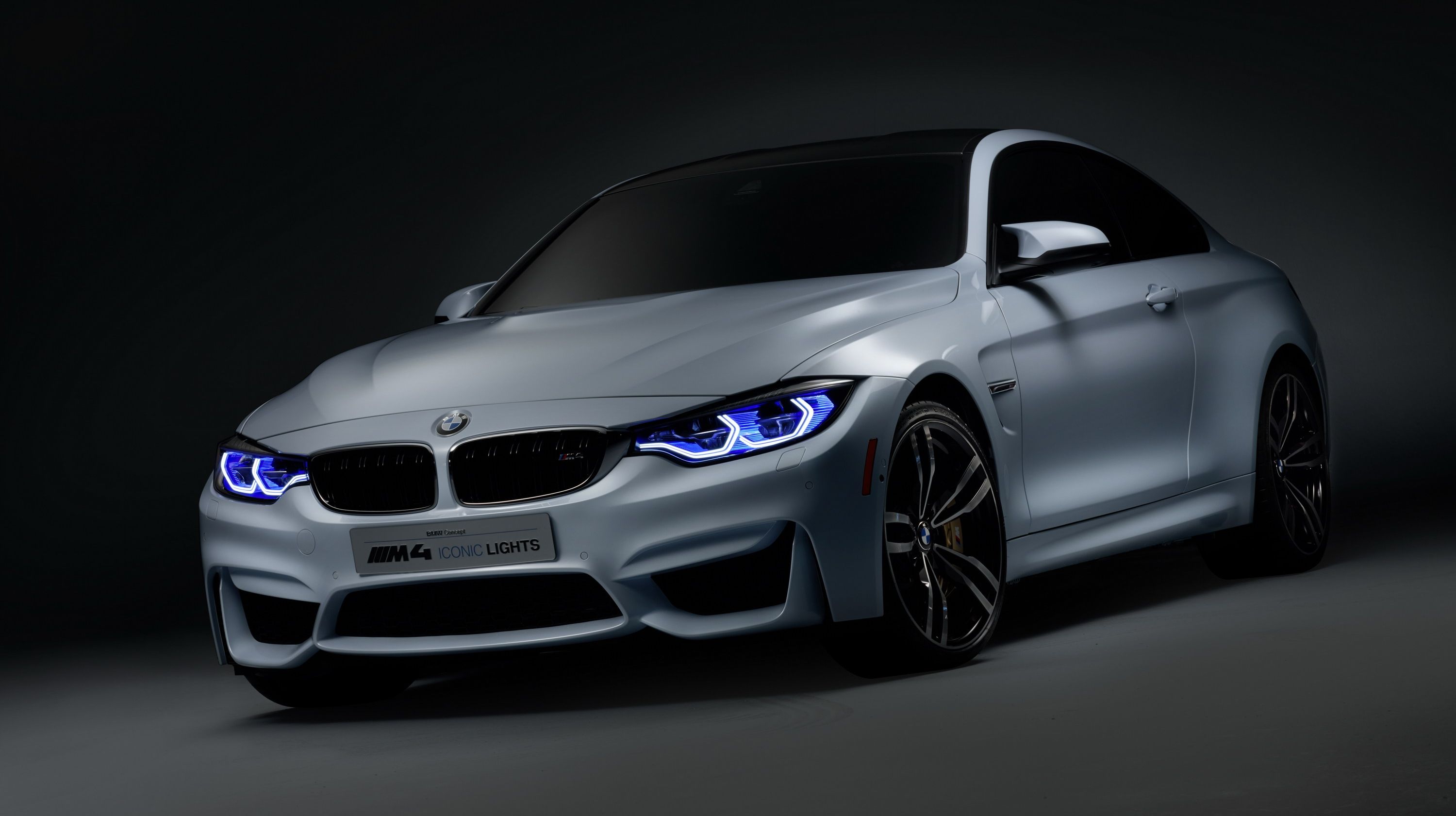  BMW showed of its new OLED taillitghts and LAzerlight headlights with this stunning M4 concept. 