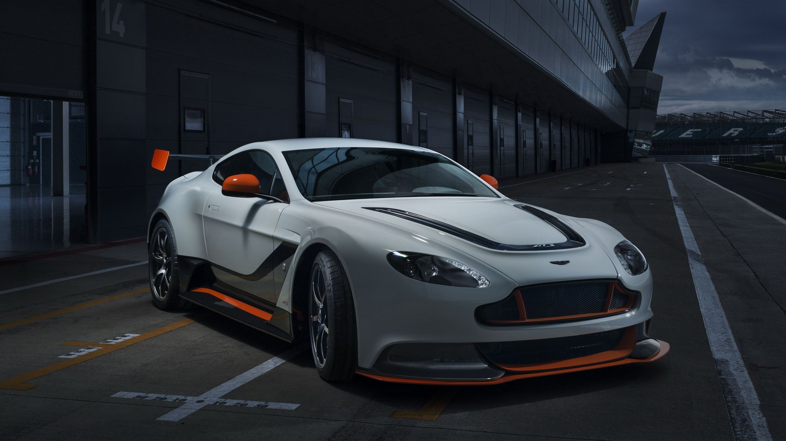 2016 Porsche Forces Aston Martin To Change Vantage GT3 Name