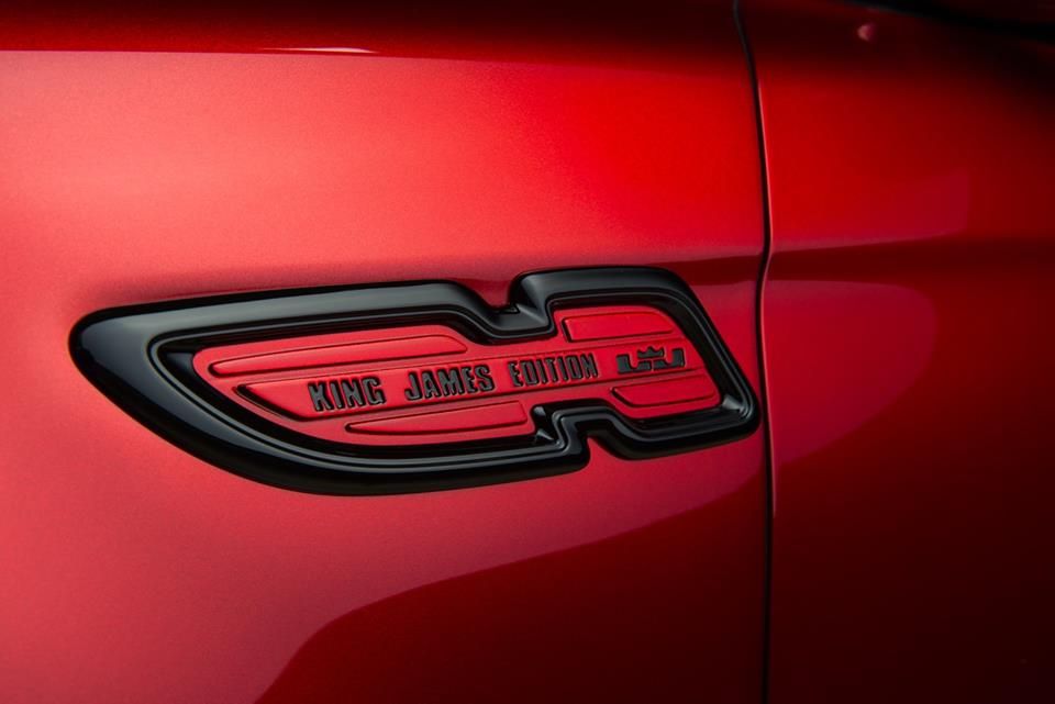2015 Kia K900 King James Edition