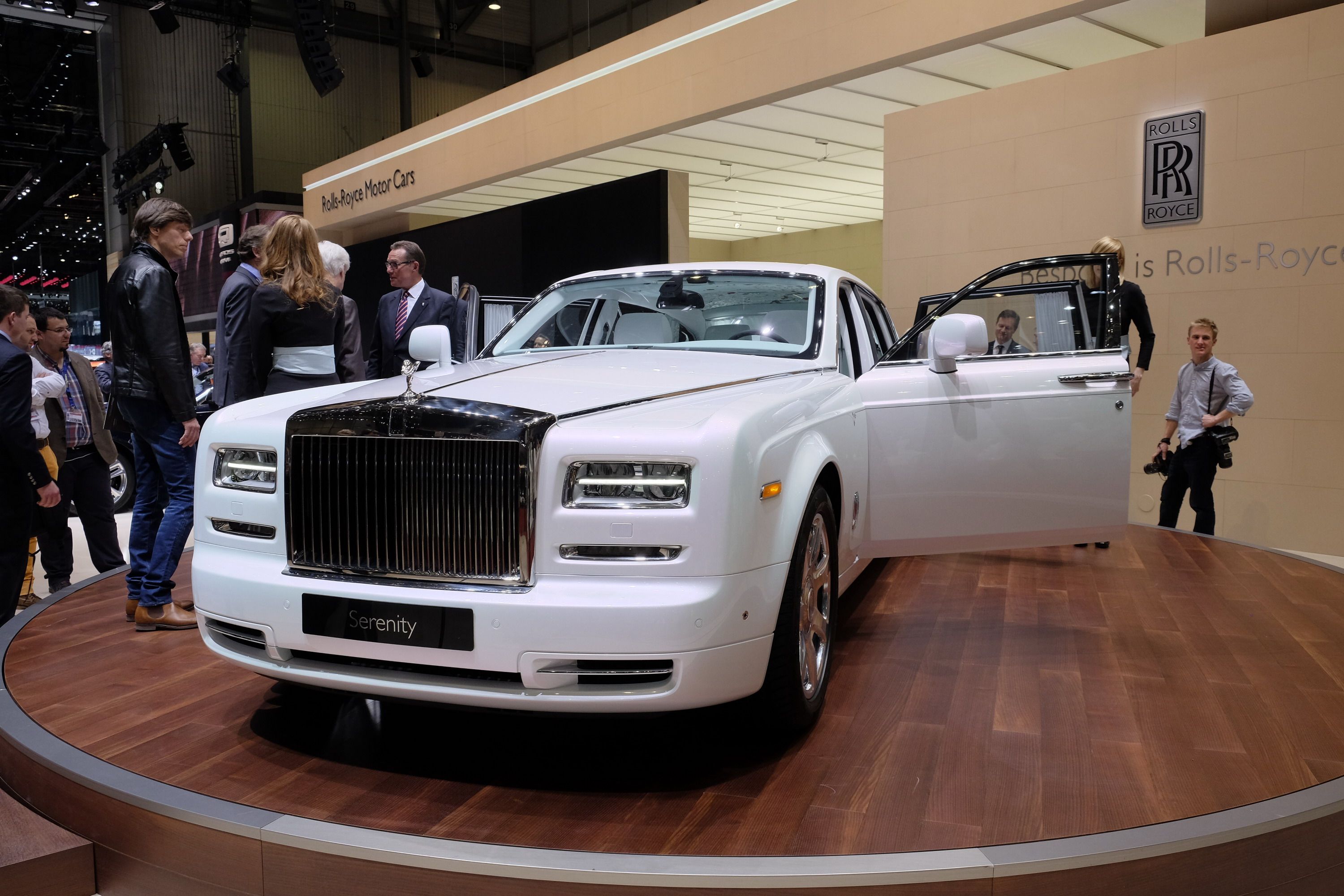 2015-Rolls-Royce-Phantom-SERENITY-4-800x560 - Lux Exposé