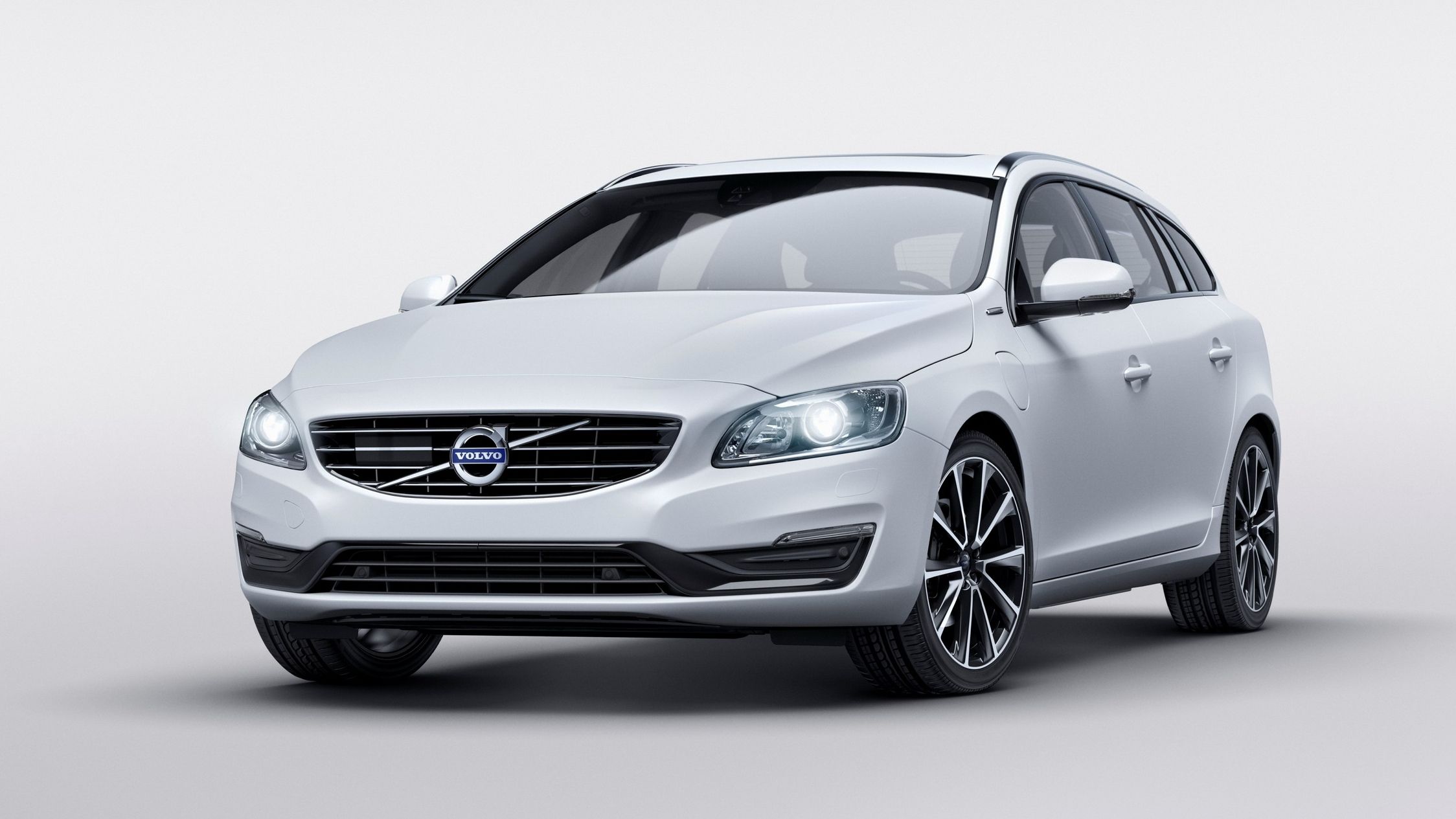 2015 Volvo V60 Twin Engine Special Edition