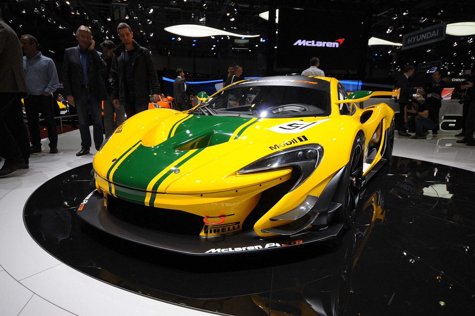 2016 McLaren P1 GTR