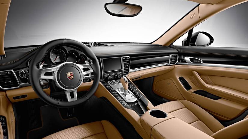 2016 Porsche Panamera interior