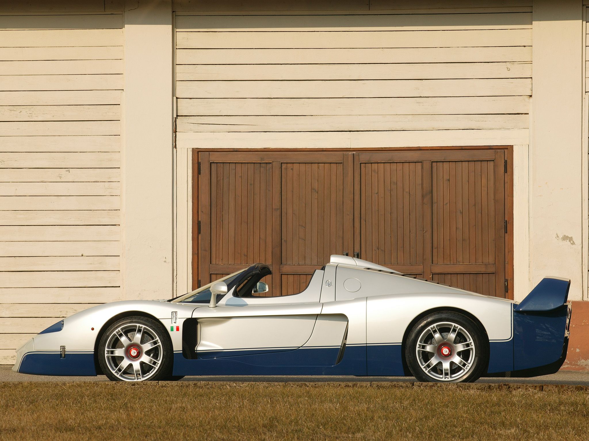 2004 - 2005 Maserati MC12