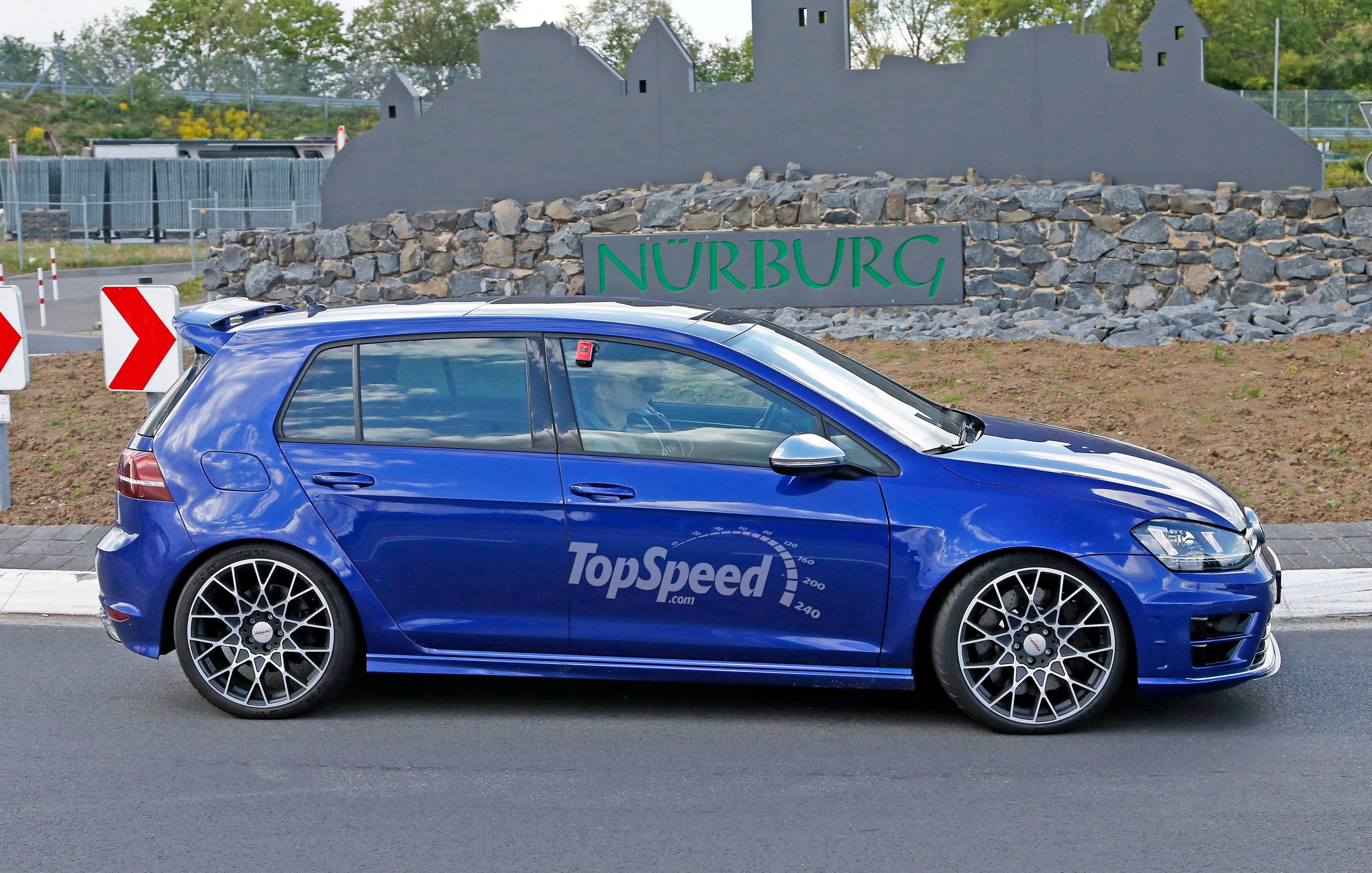 2015 Volkswagen Golf R 400