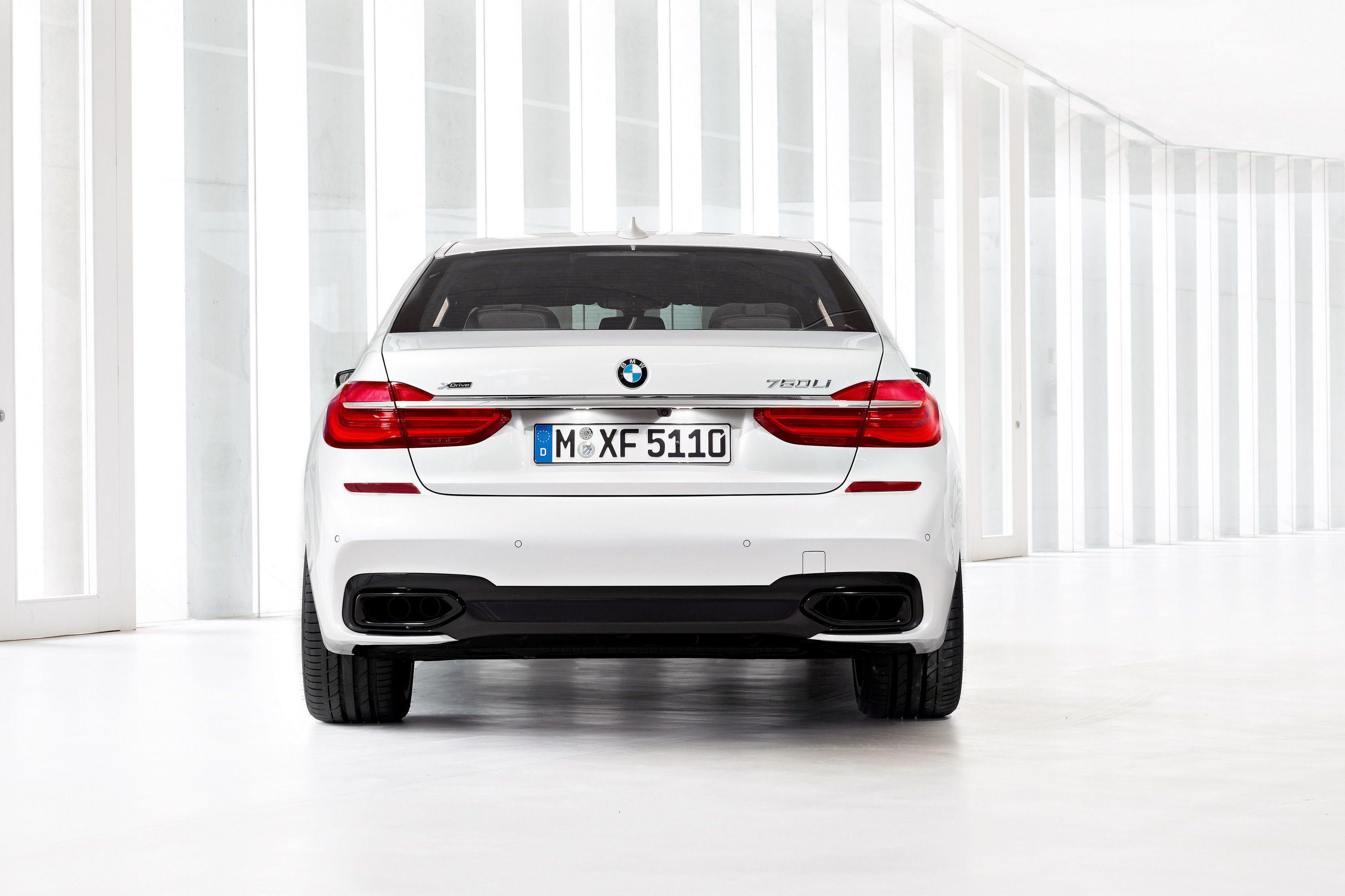 2016 BMW 7 Series w/ M Sport Package