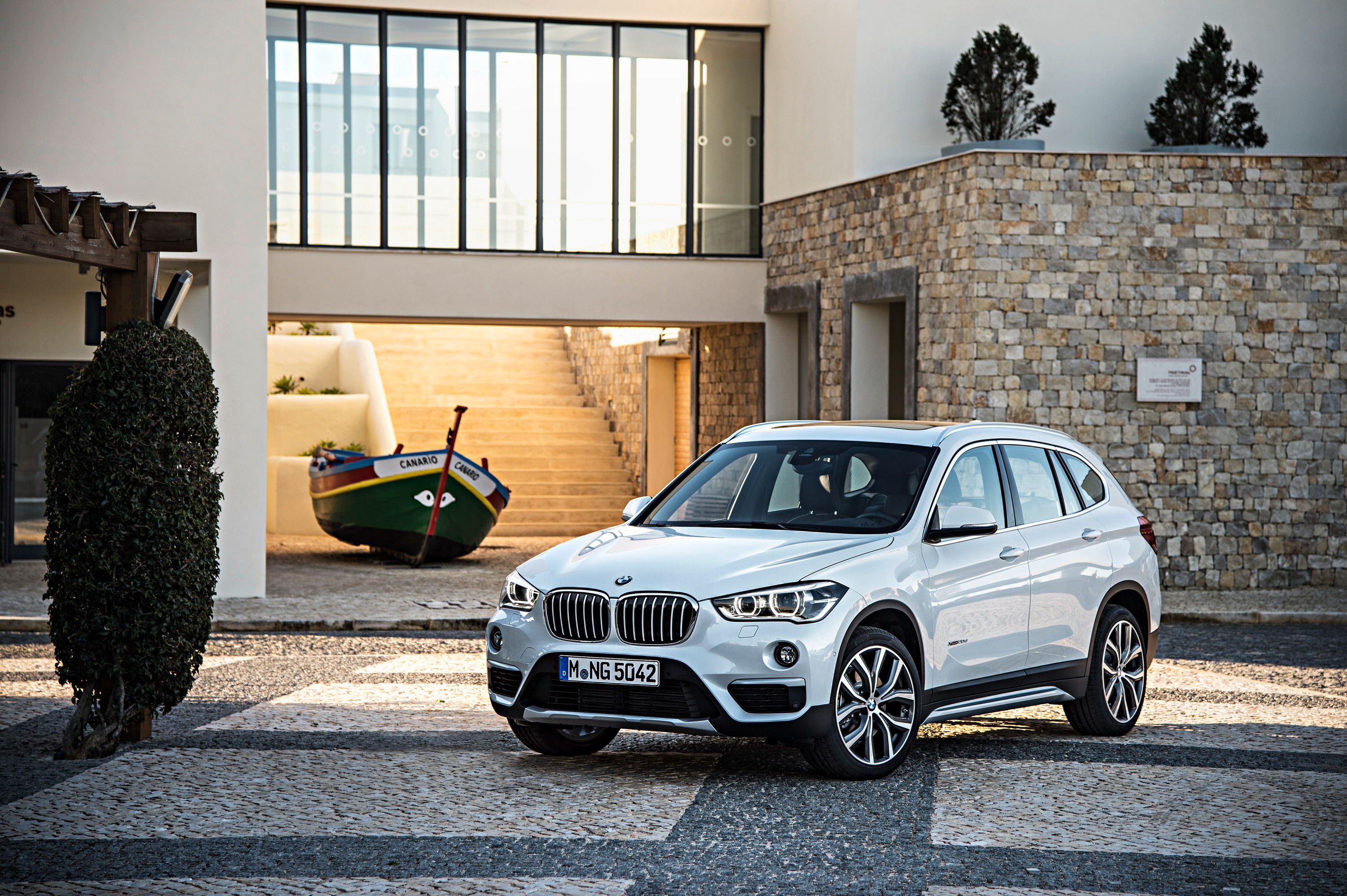 2019 Wallpaper of the Day: 2016-2019 BMW X1