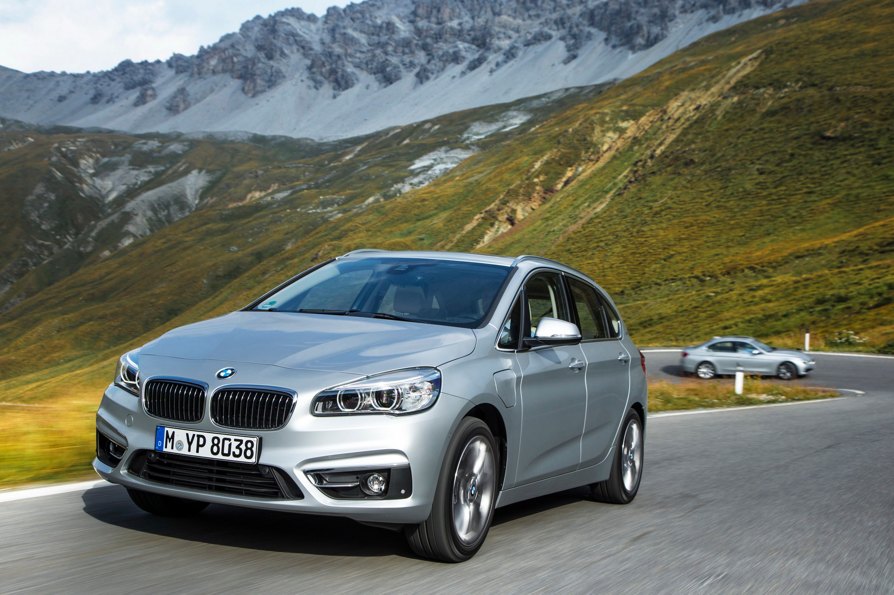 2016 BMW 225xe Plug-in Hybrid