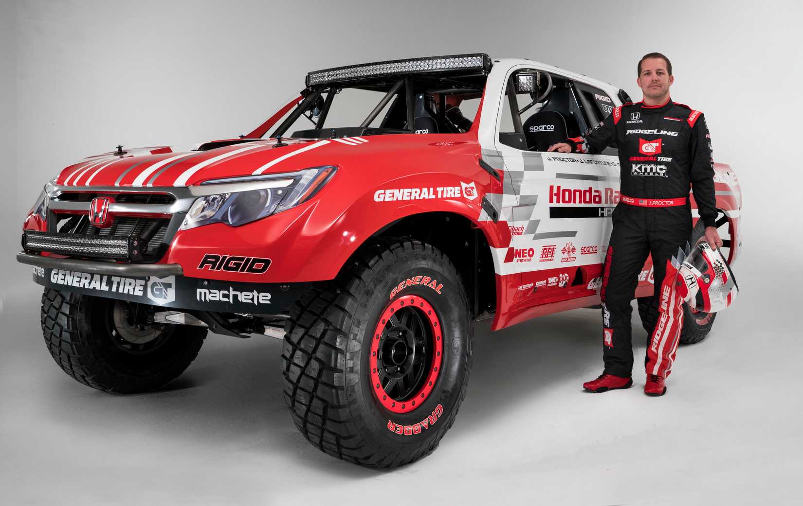 Honda Passport Baja Spec: 1,300-HP Trophy Truck Revealed