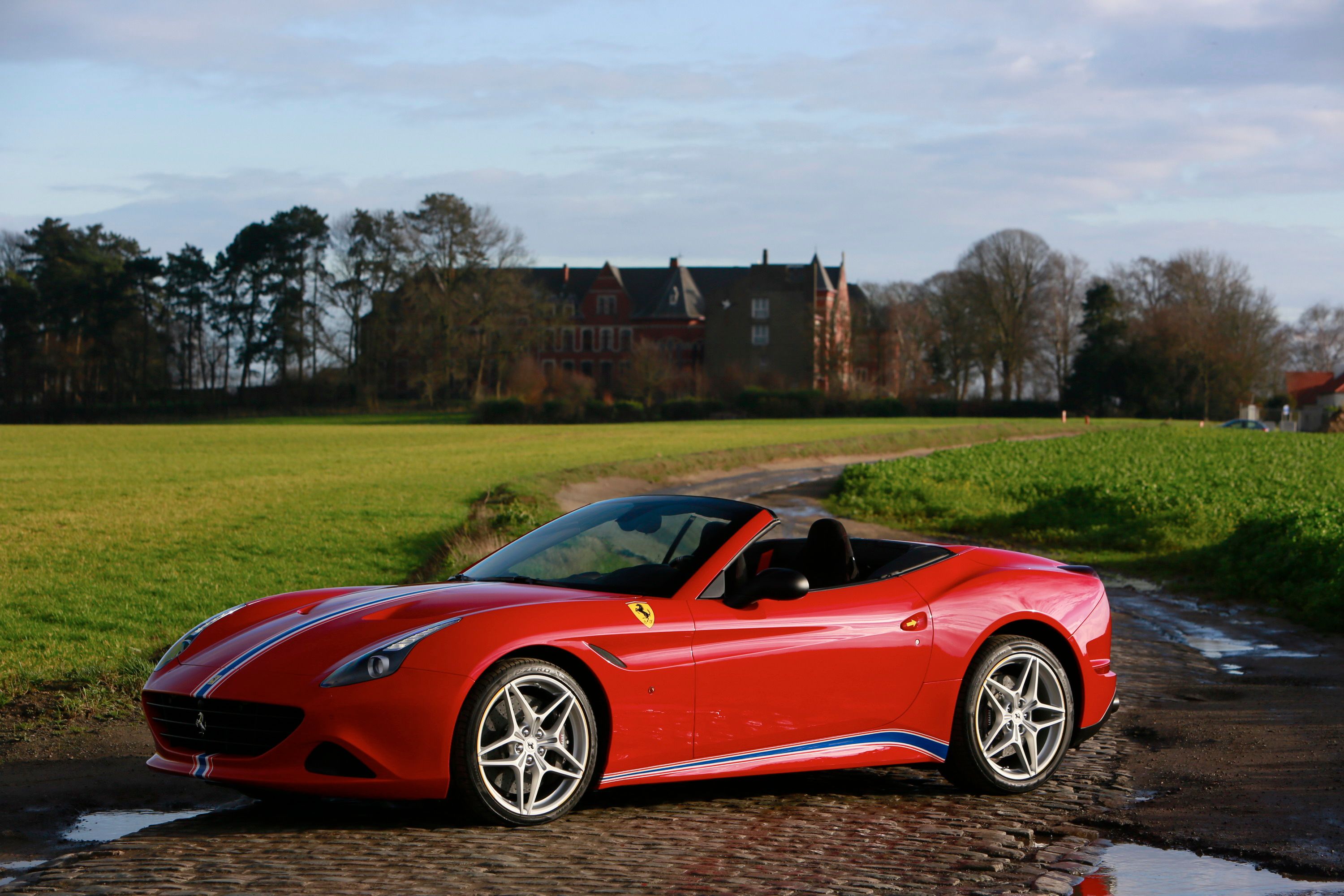 Ferrari t. Феррари Калифорния. Машина Ferrari California t. Ferrari California t 2017. Ferrari California 2016.