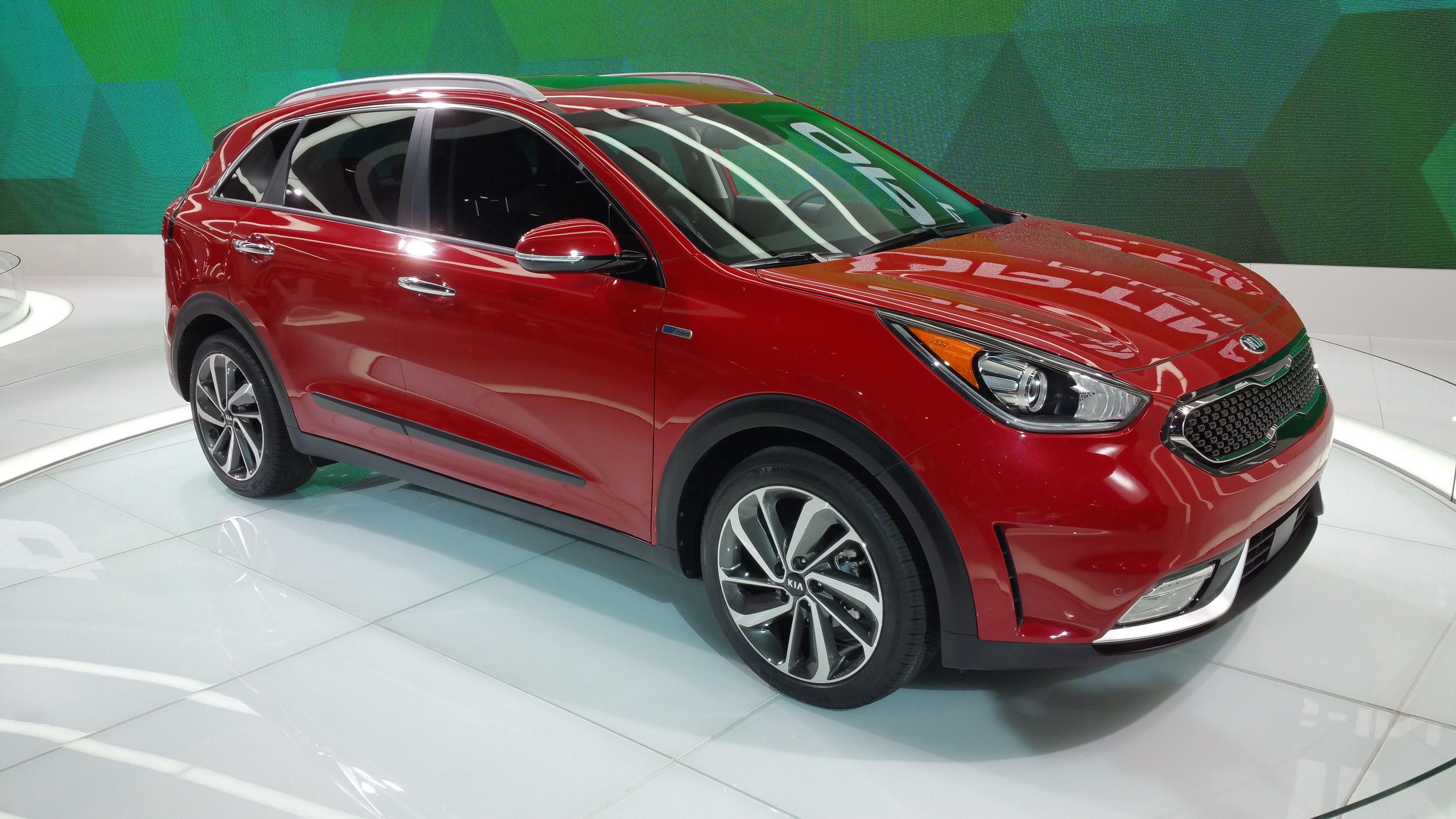 2017 Kia is Looking to Electrify the Niro Crossover