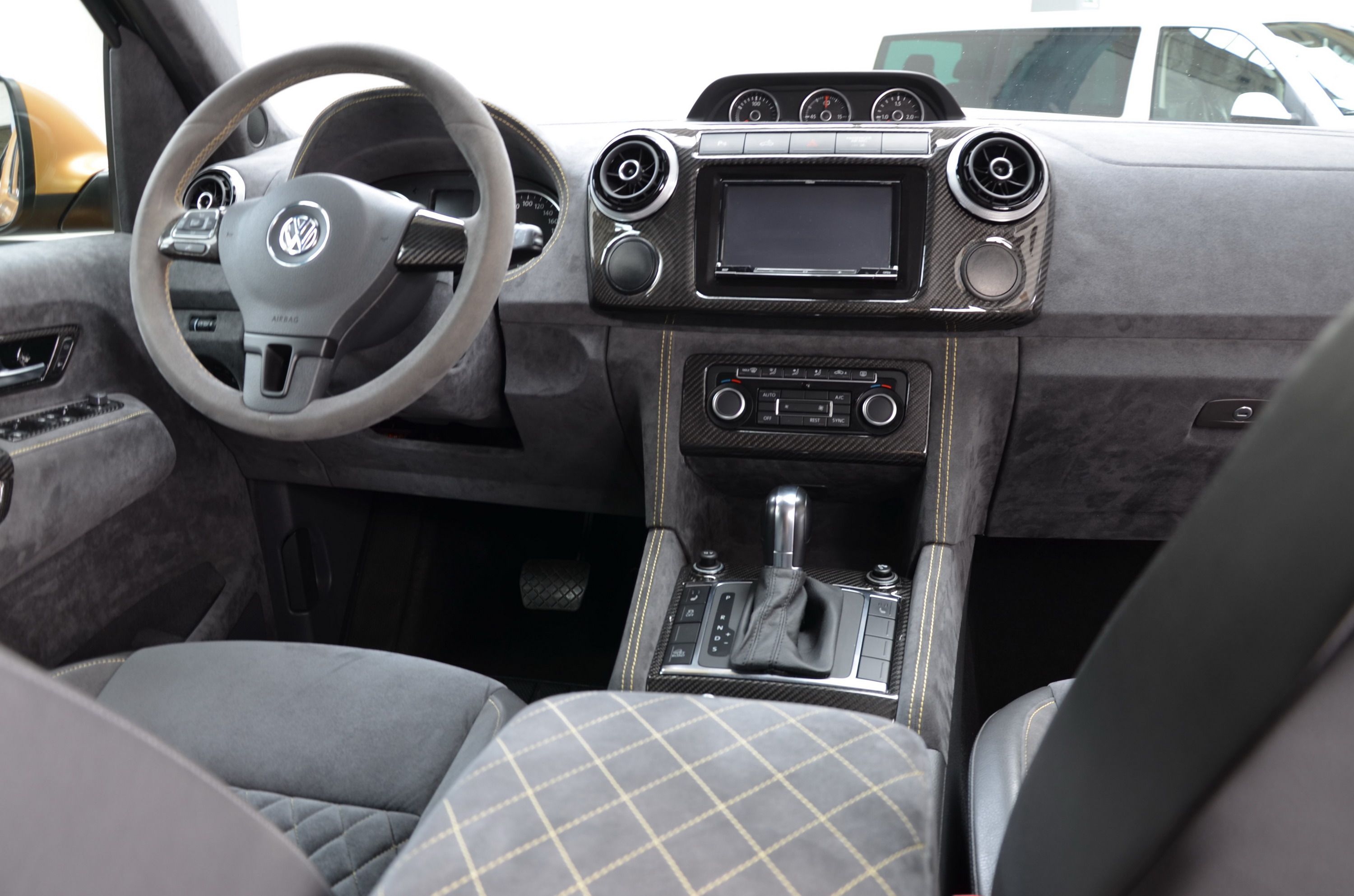2016 Volkswagen Amarok V8 Desert Edition by MTM