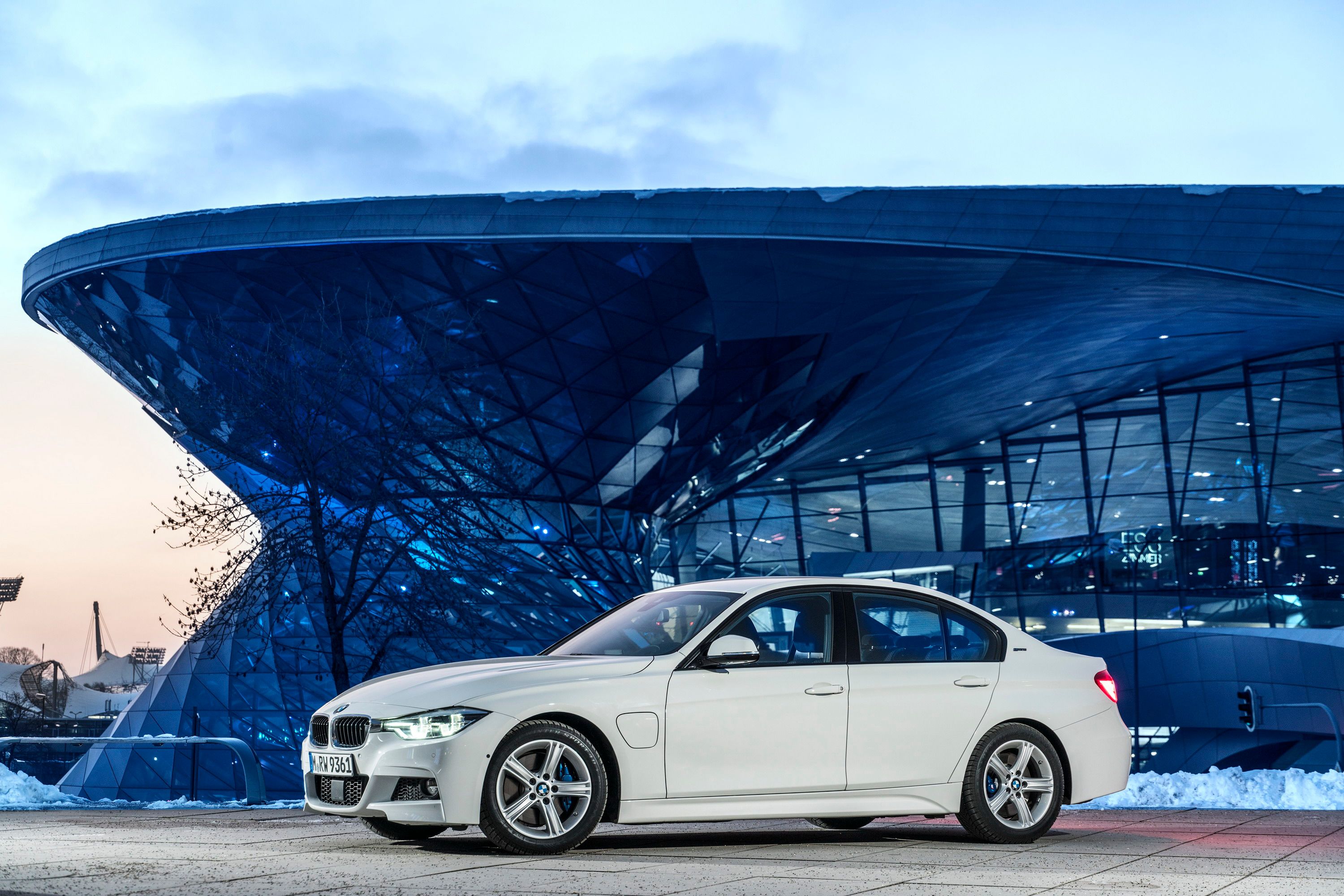 2017 BMW 330e iPerformance