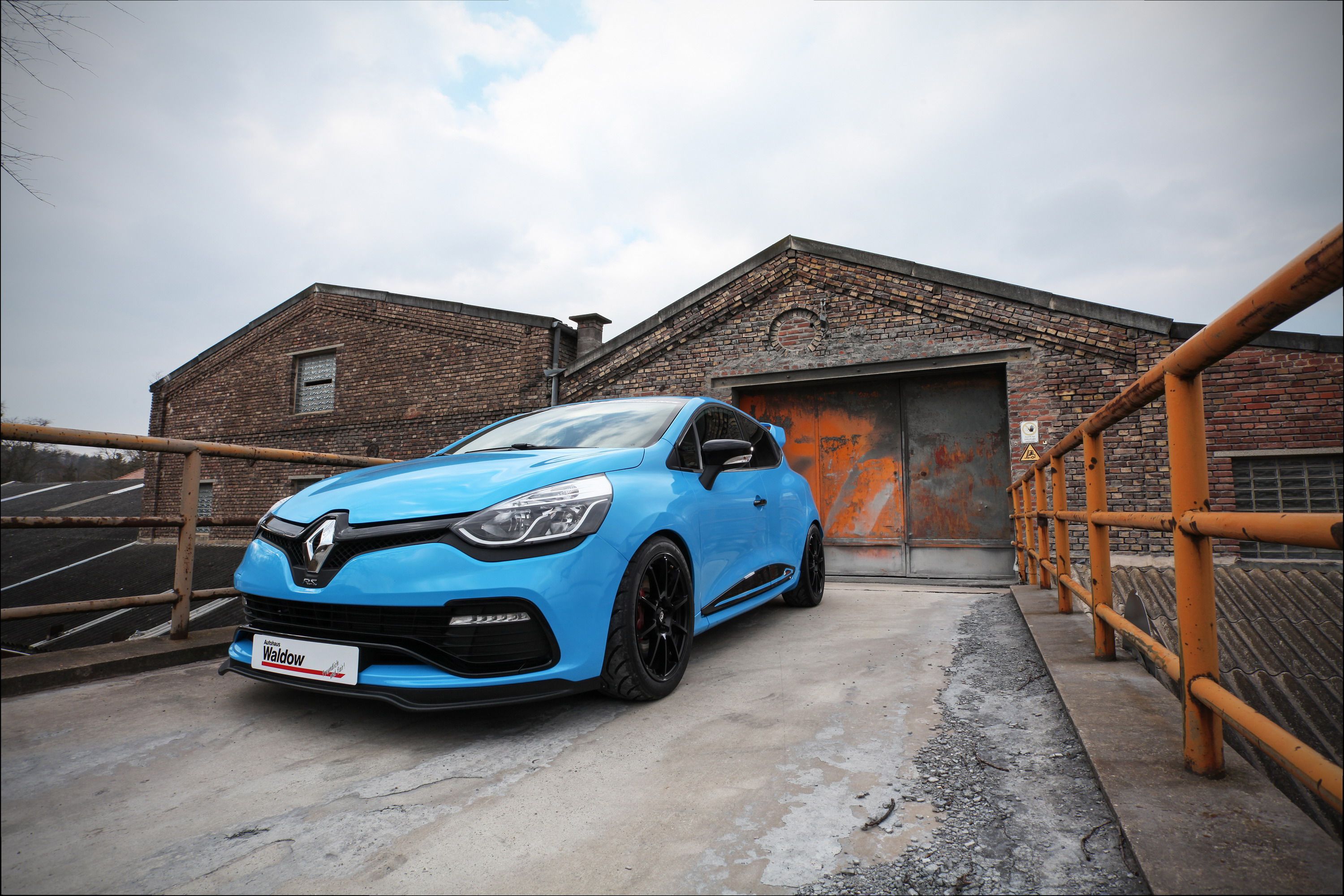 2016 Renault Clio 220 Trophy EDC by Waldow Performance