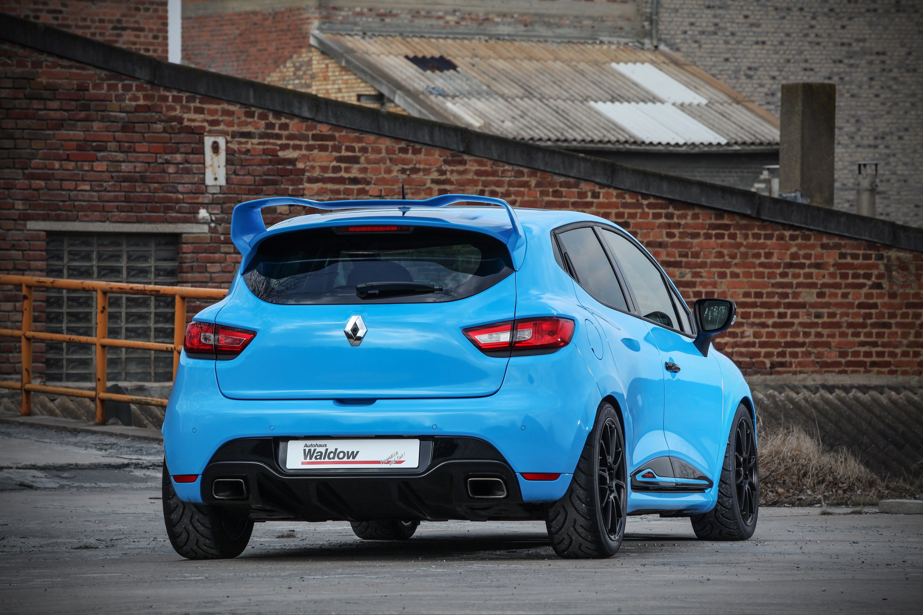 2016 Renault Clio 220 Trophy EDC by Waldow Performance