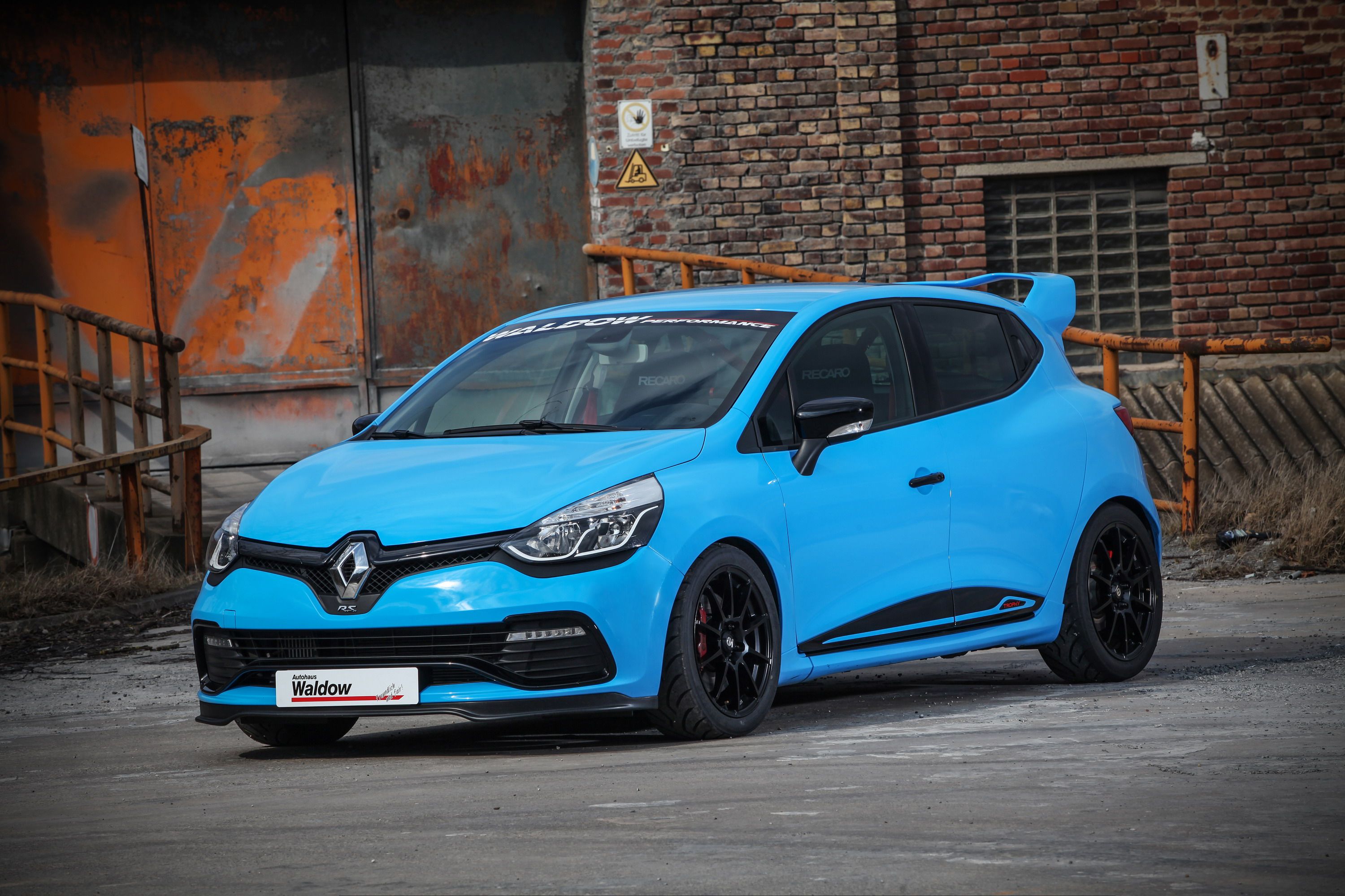 2016 Renault Clio 220 Trophy EDC by Waldow Performance