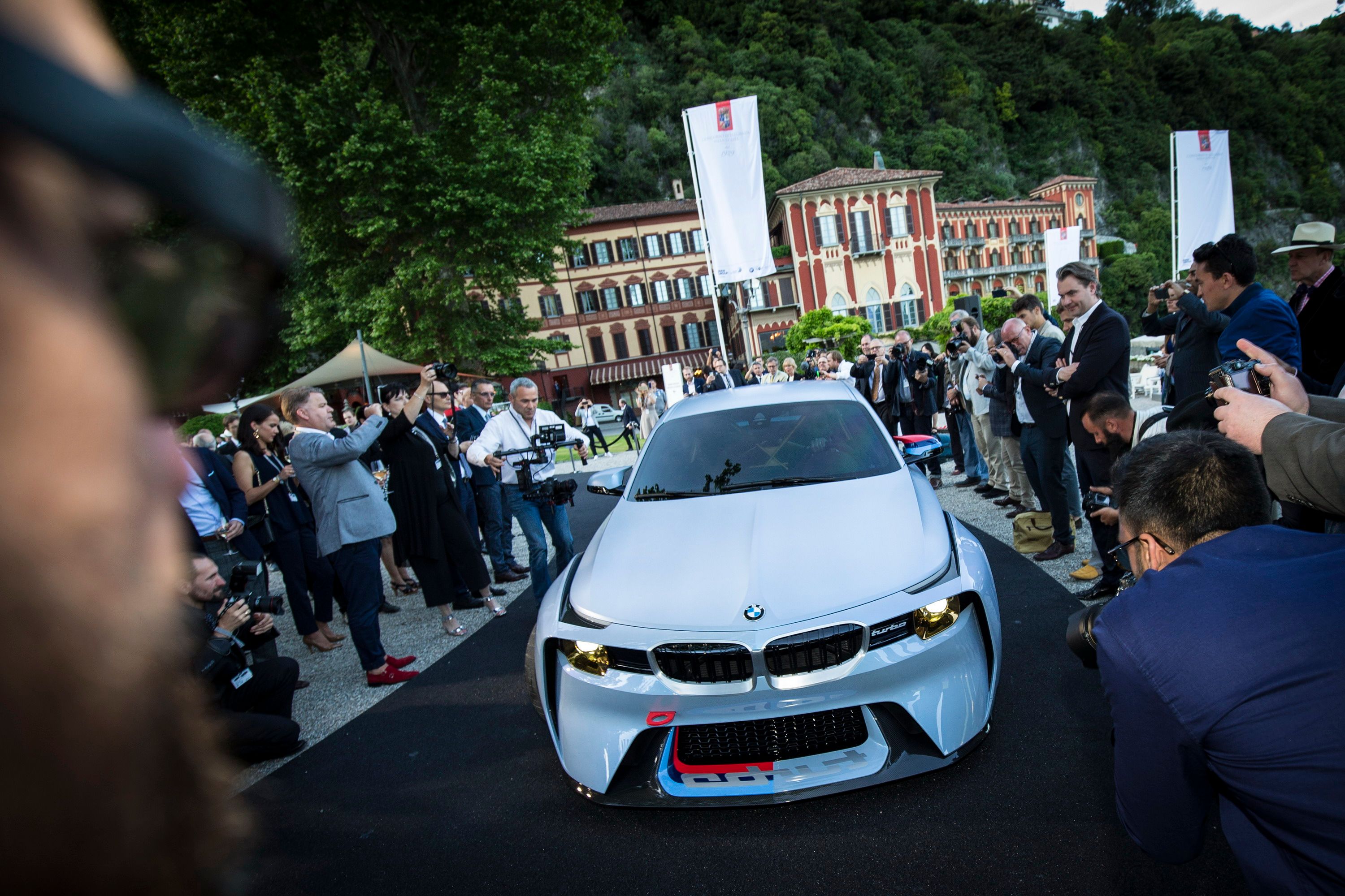 2016 BMW 2002 Hommage