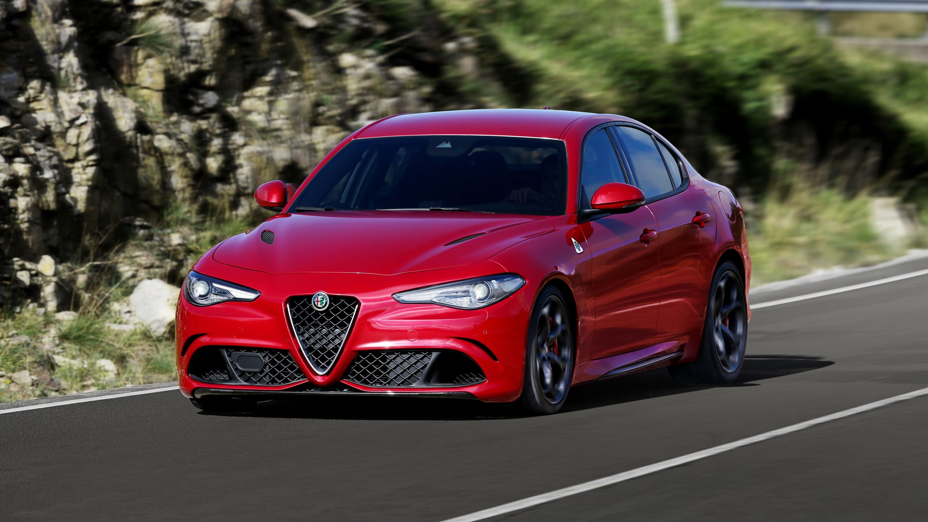EVO Takes The Alfa Romeo Giulia QV For A Quick Spin: Video