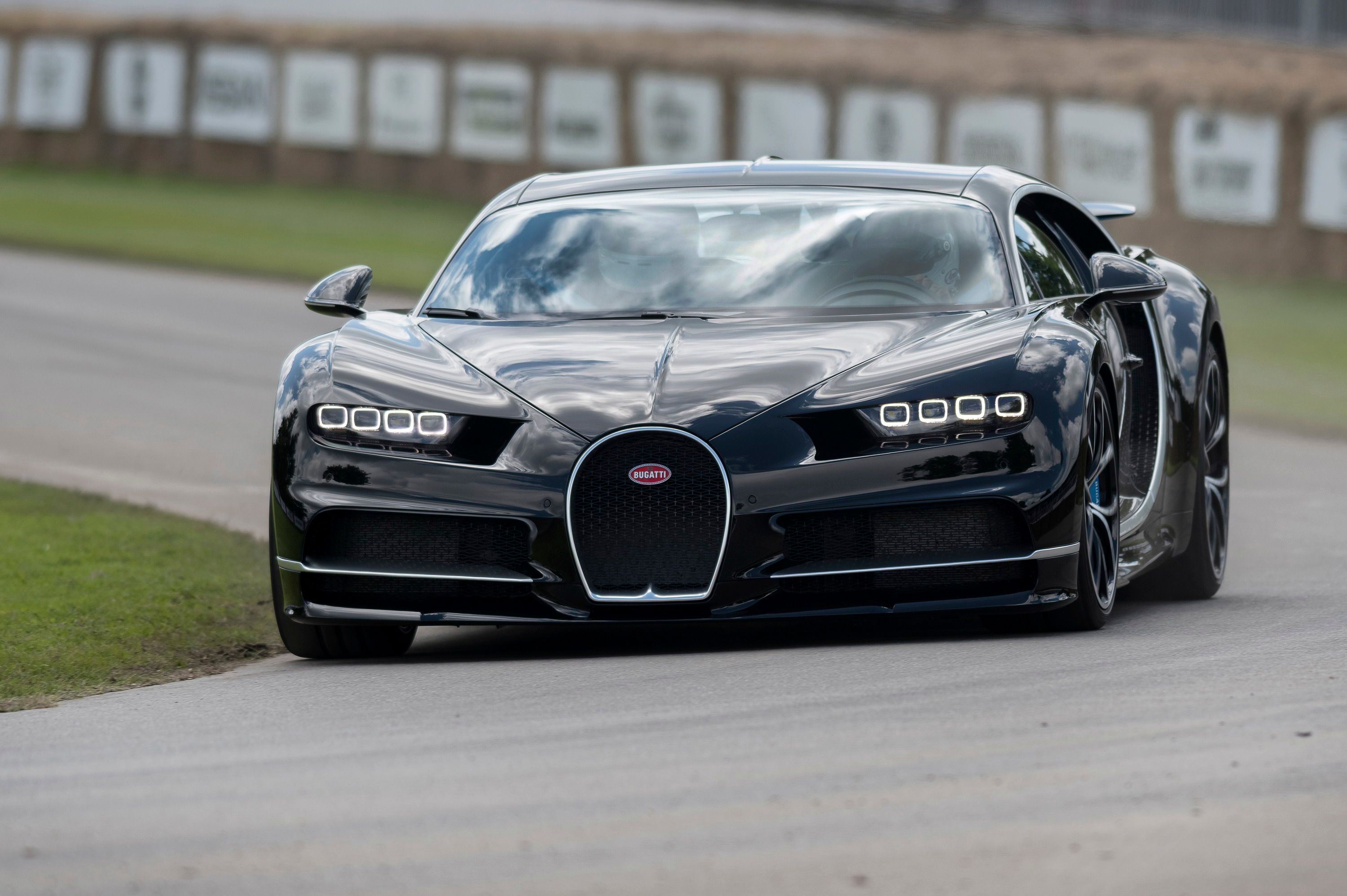 2020 - 2022 Bugatti Refuses to Move On From the Chiron But That Might Be Okay