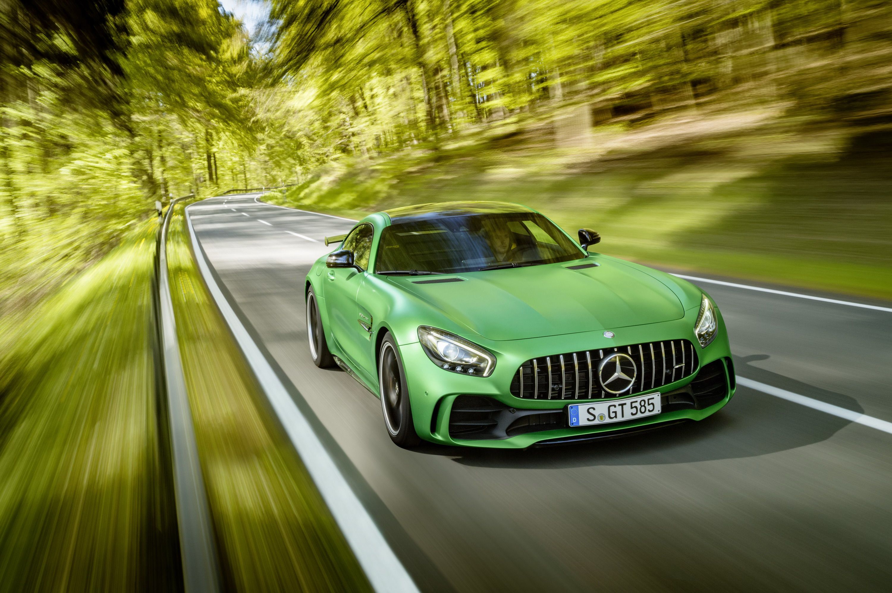 2018 Mercedes-AMG GT R