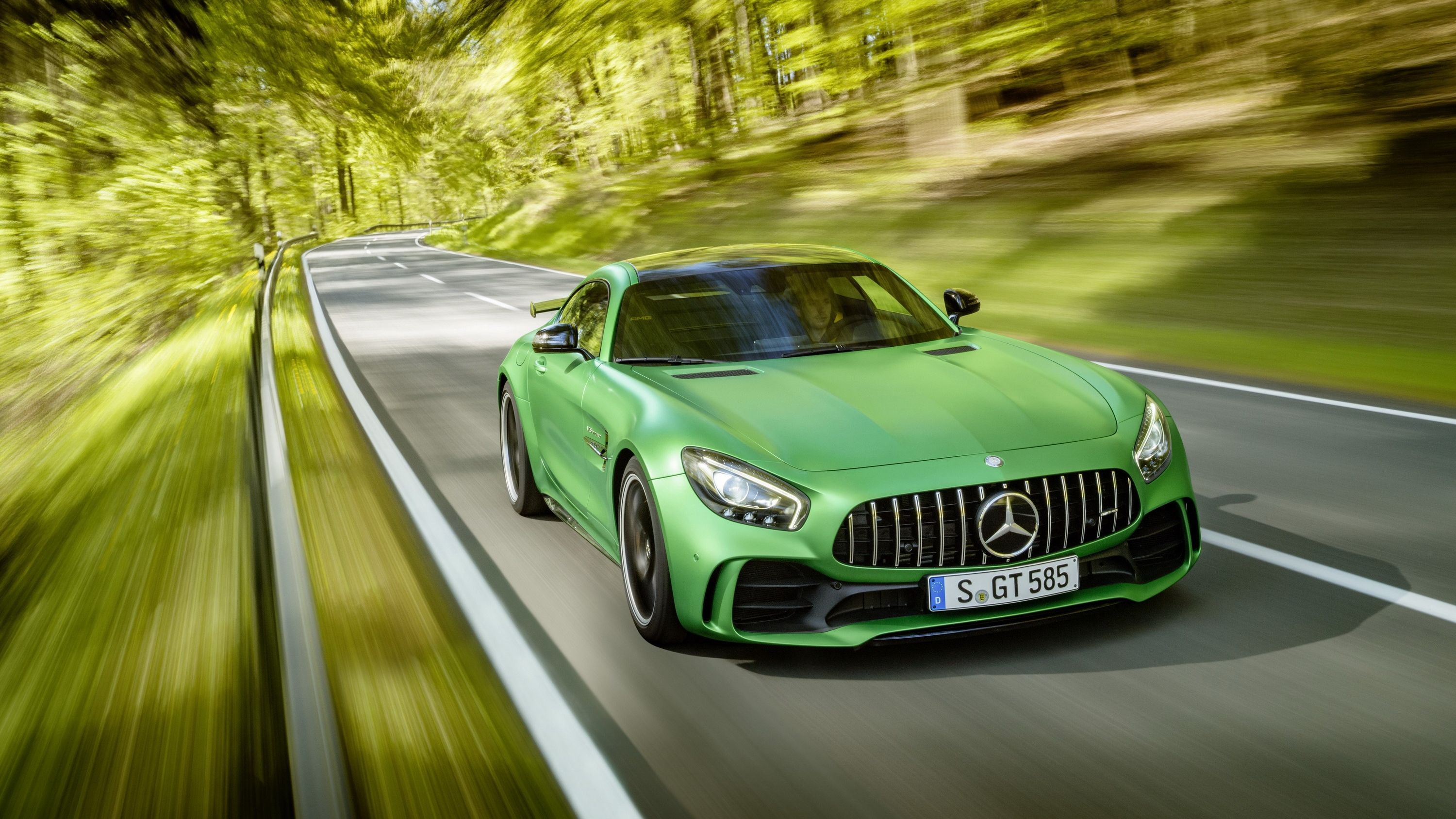 2018 Mercedes-AMG GT R