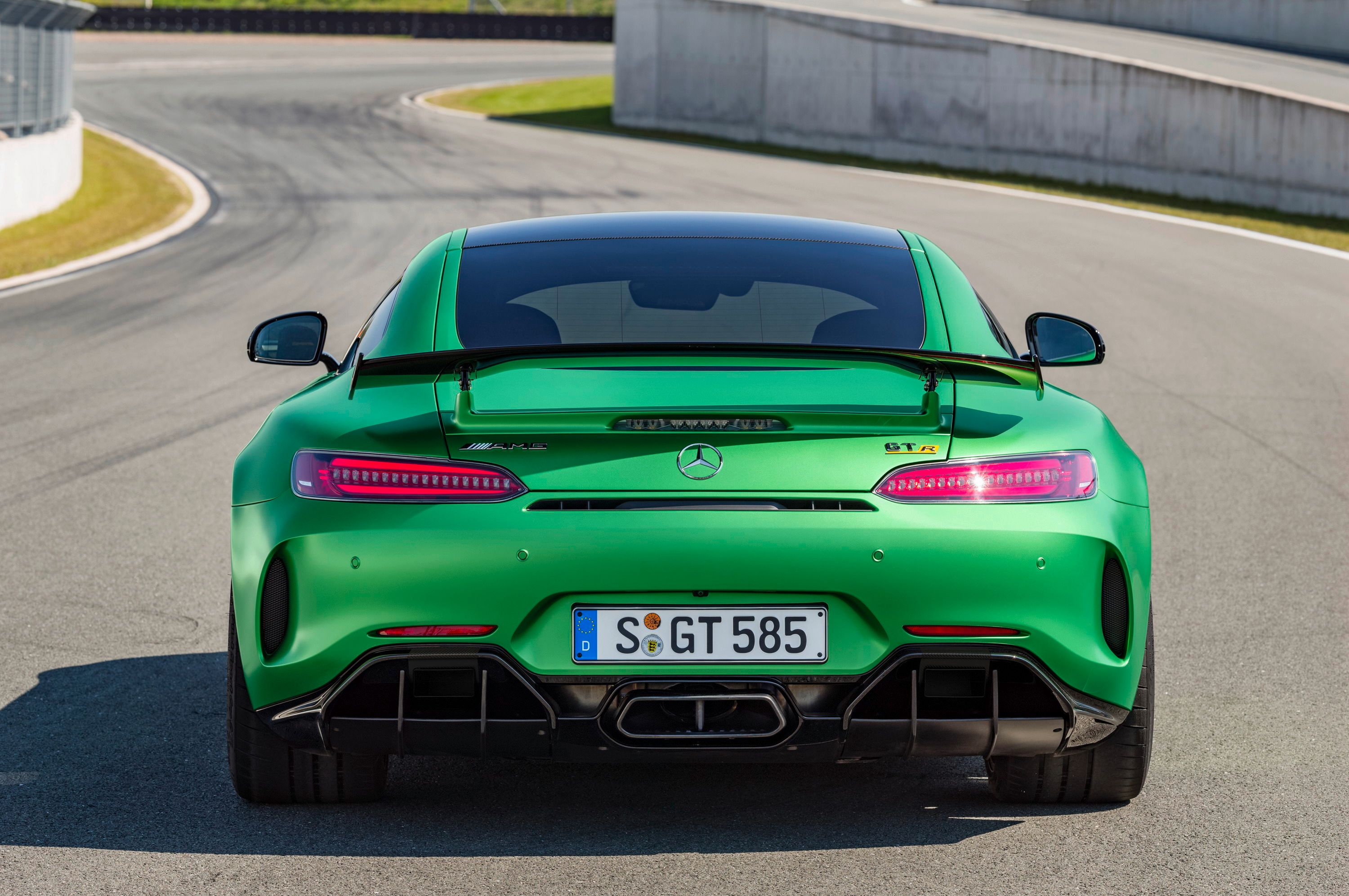 2018 Mercedes-AMG GT R