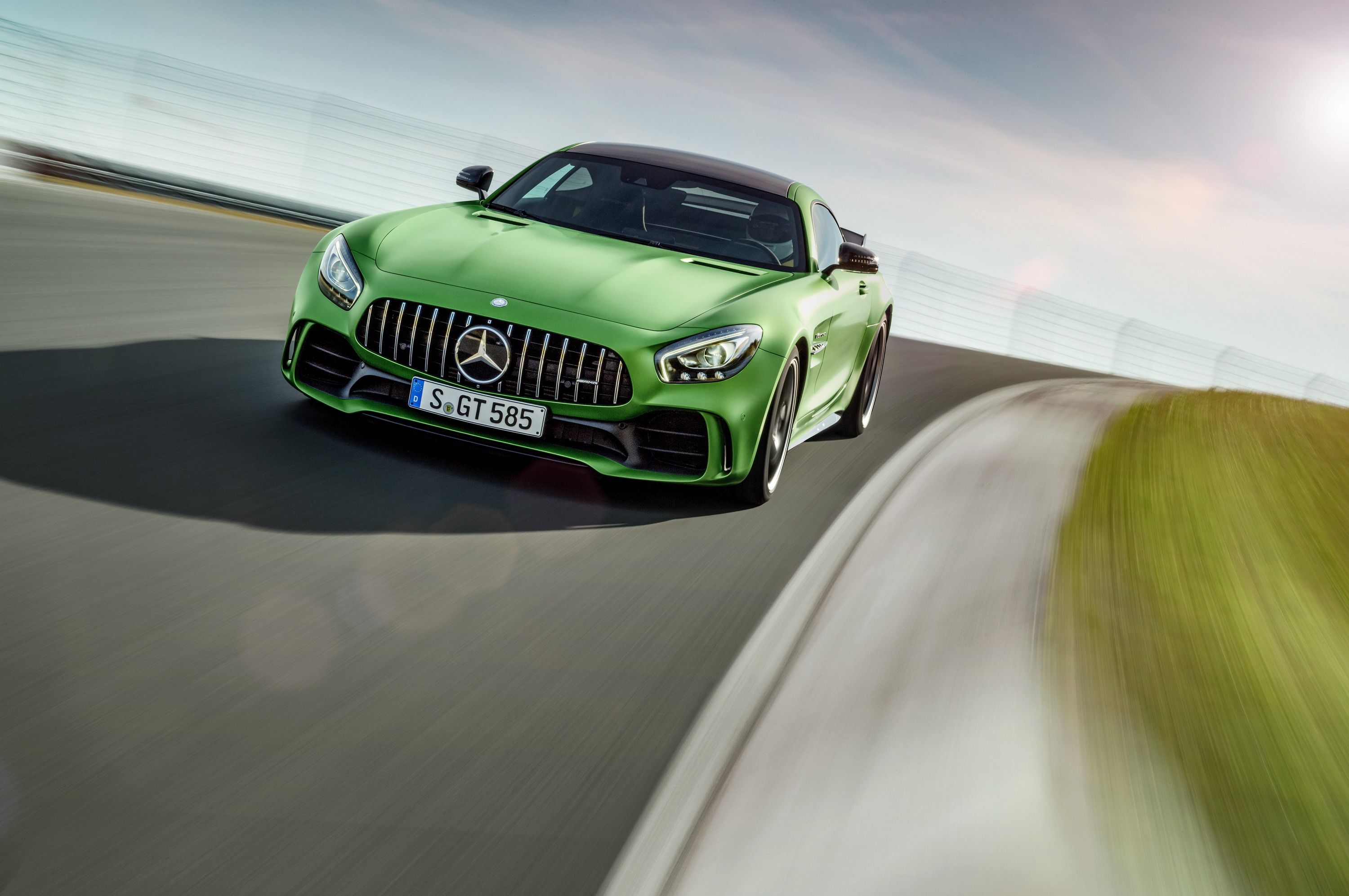 2018 Mercedes-AMG GT R