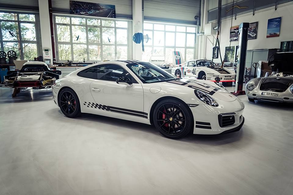 2016 Porsche 911 Carrera S Endurance Racing Edition