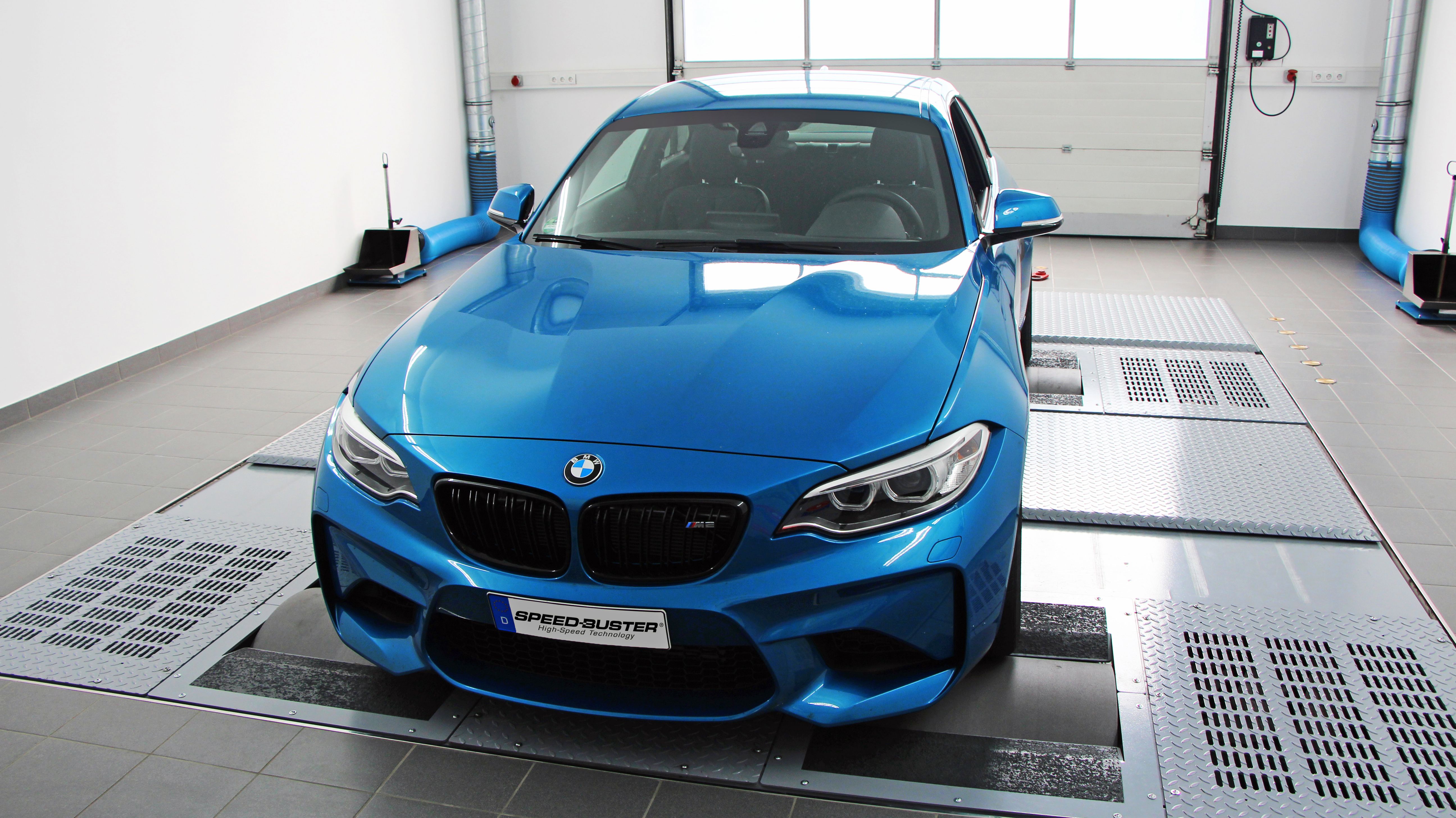 2016 BMW M2 By Speed-Busters