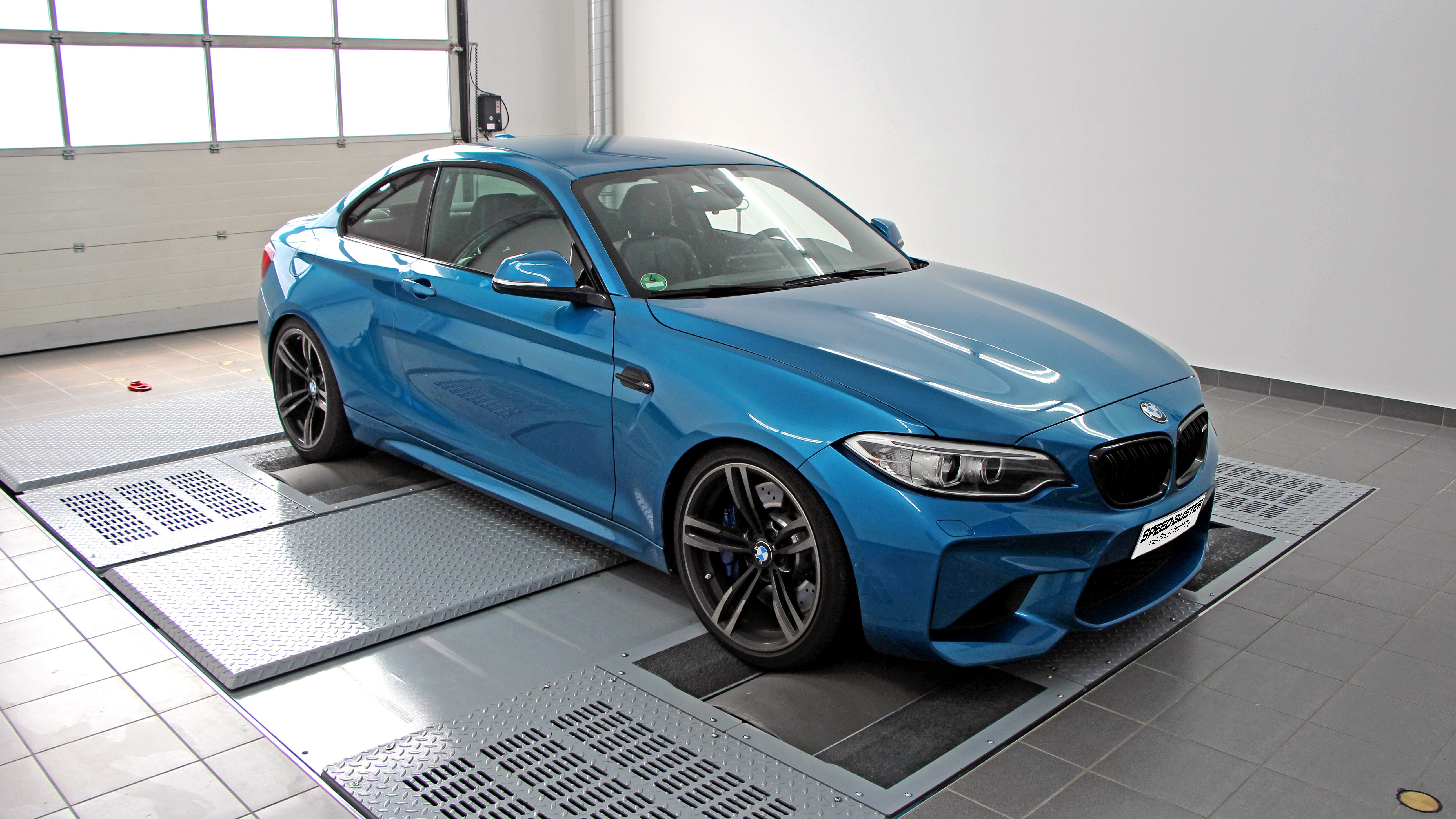 2016 BMW M2 By Speed-Busters
