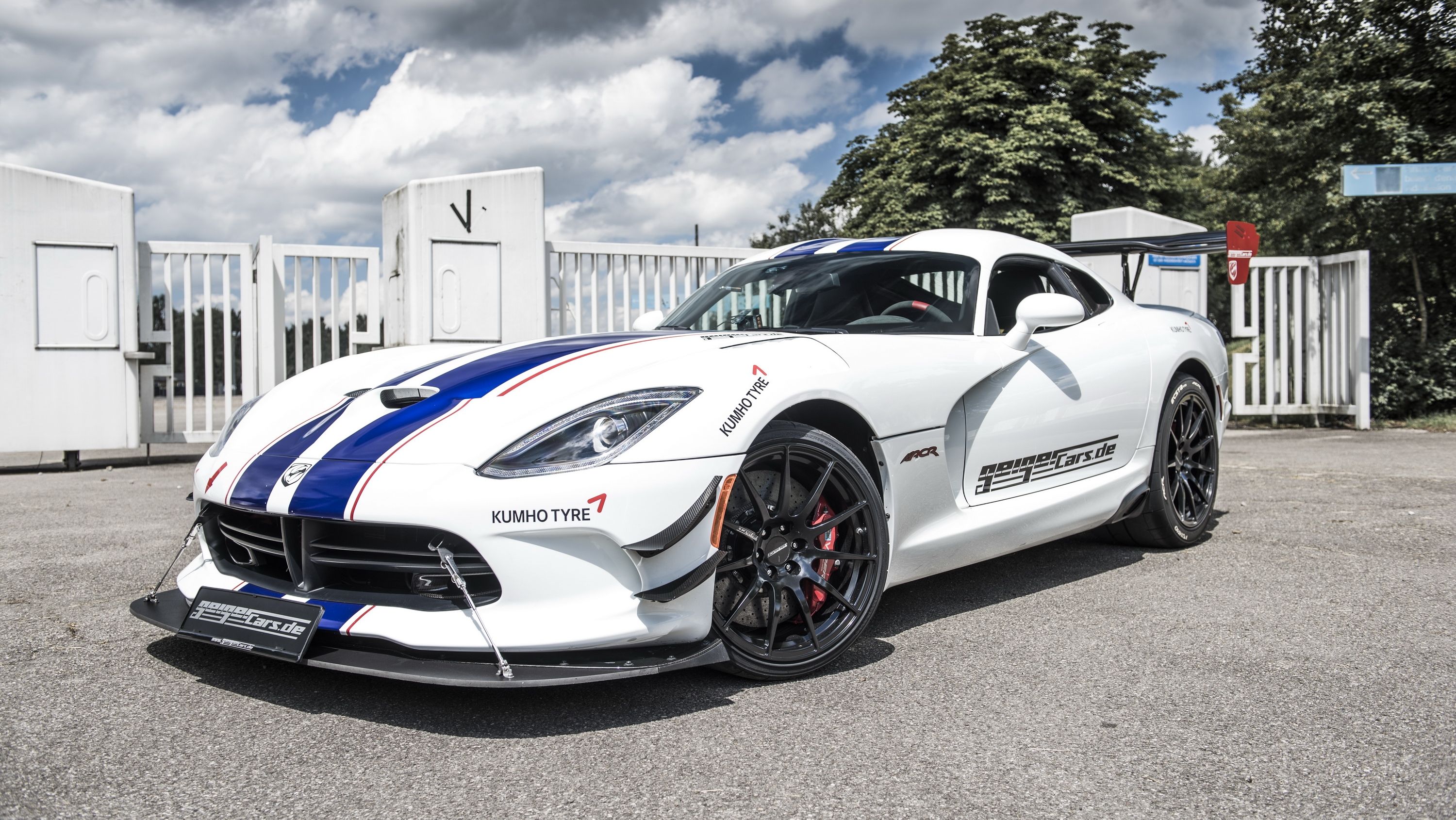 2016 Dodge Viper ACR by Geiger Cars