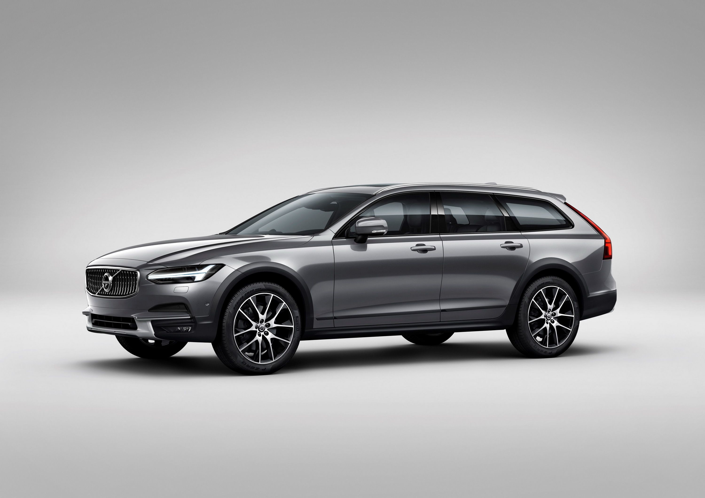 2018 Volvo V90 Cross Country