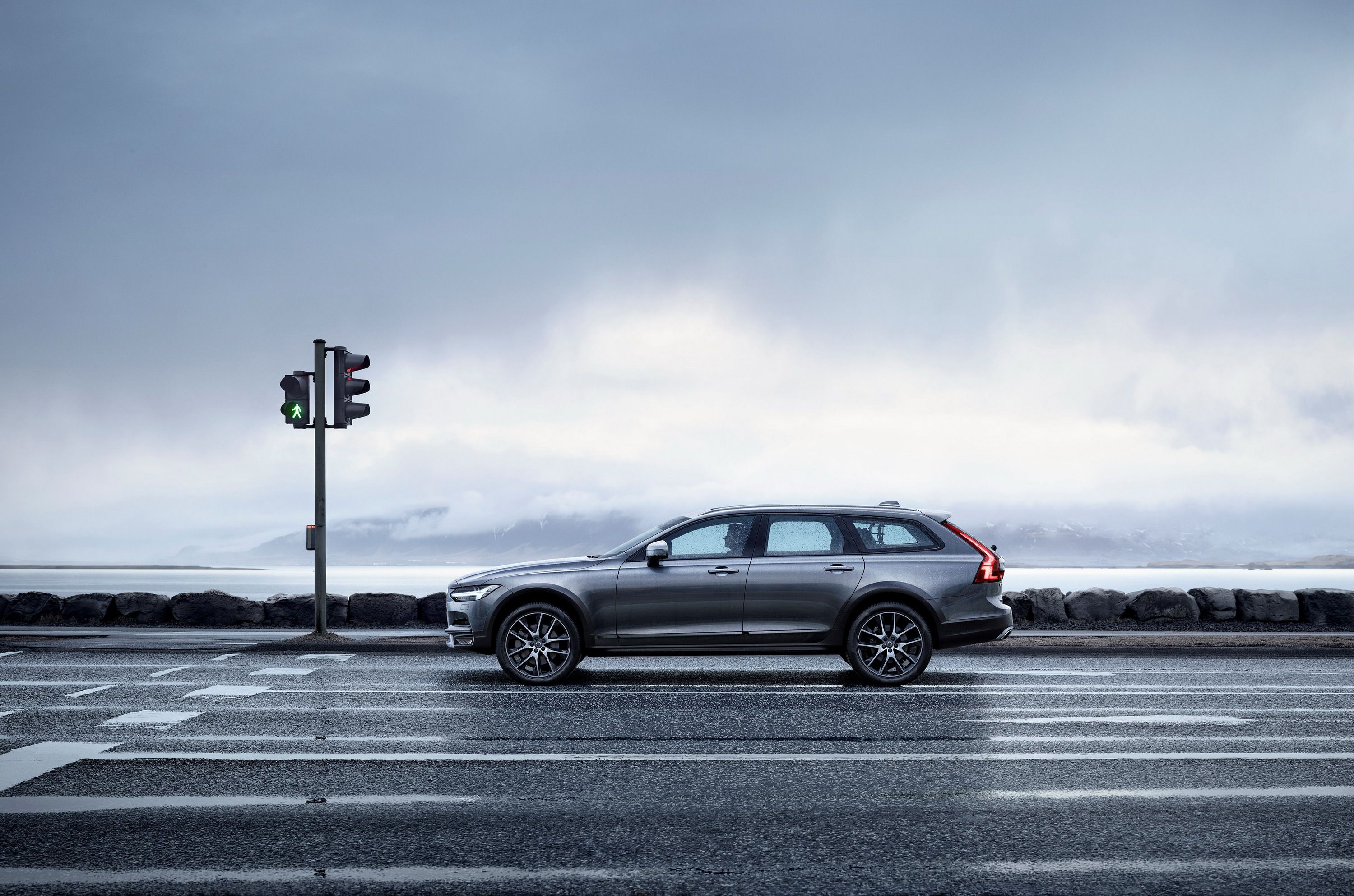 2018 Volvo V90 Cross Country