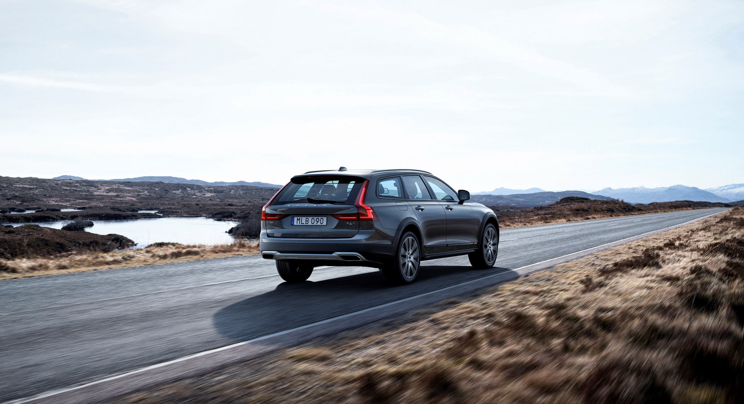 2018 Volvo V90 Cross Country