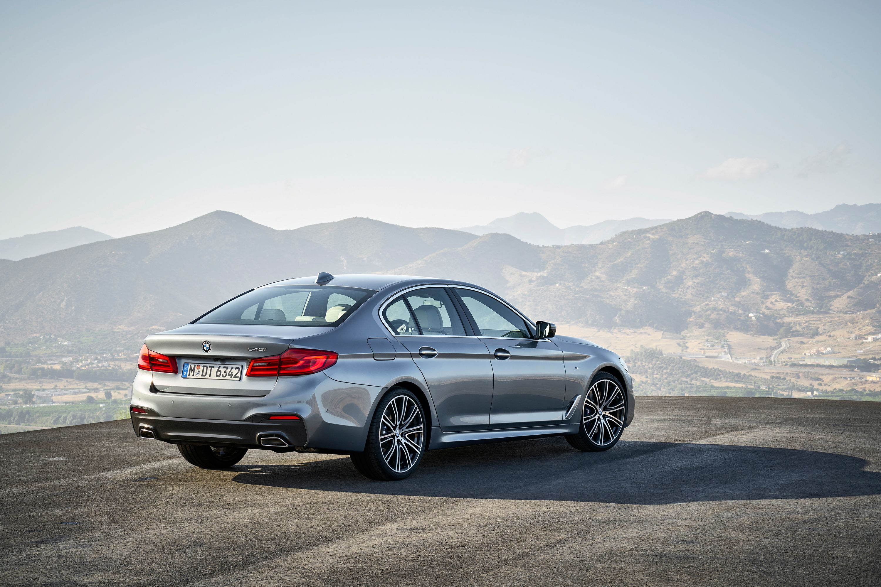 2017 2017 BMW 5 Series Unveiled