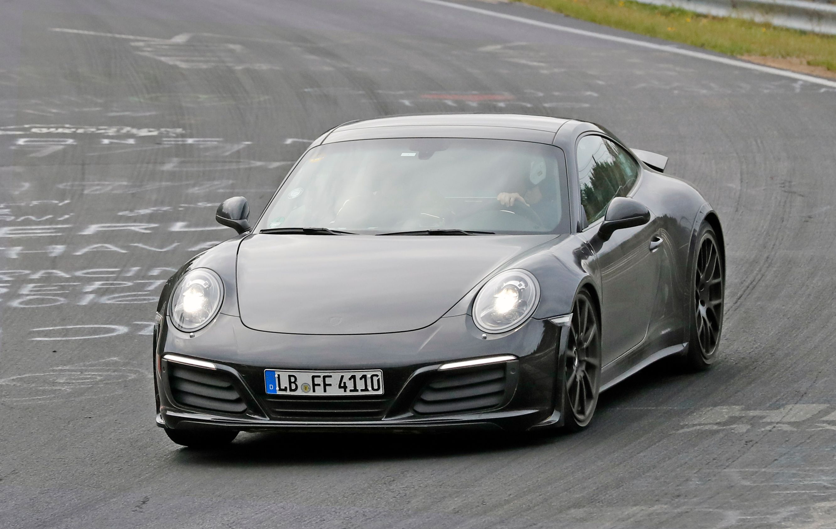 2018 Report: Next-Gen Porsche 911 Will Get a Plug-In Hybrid Drivetrain!