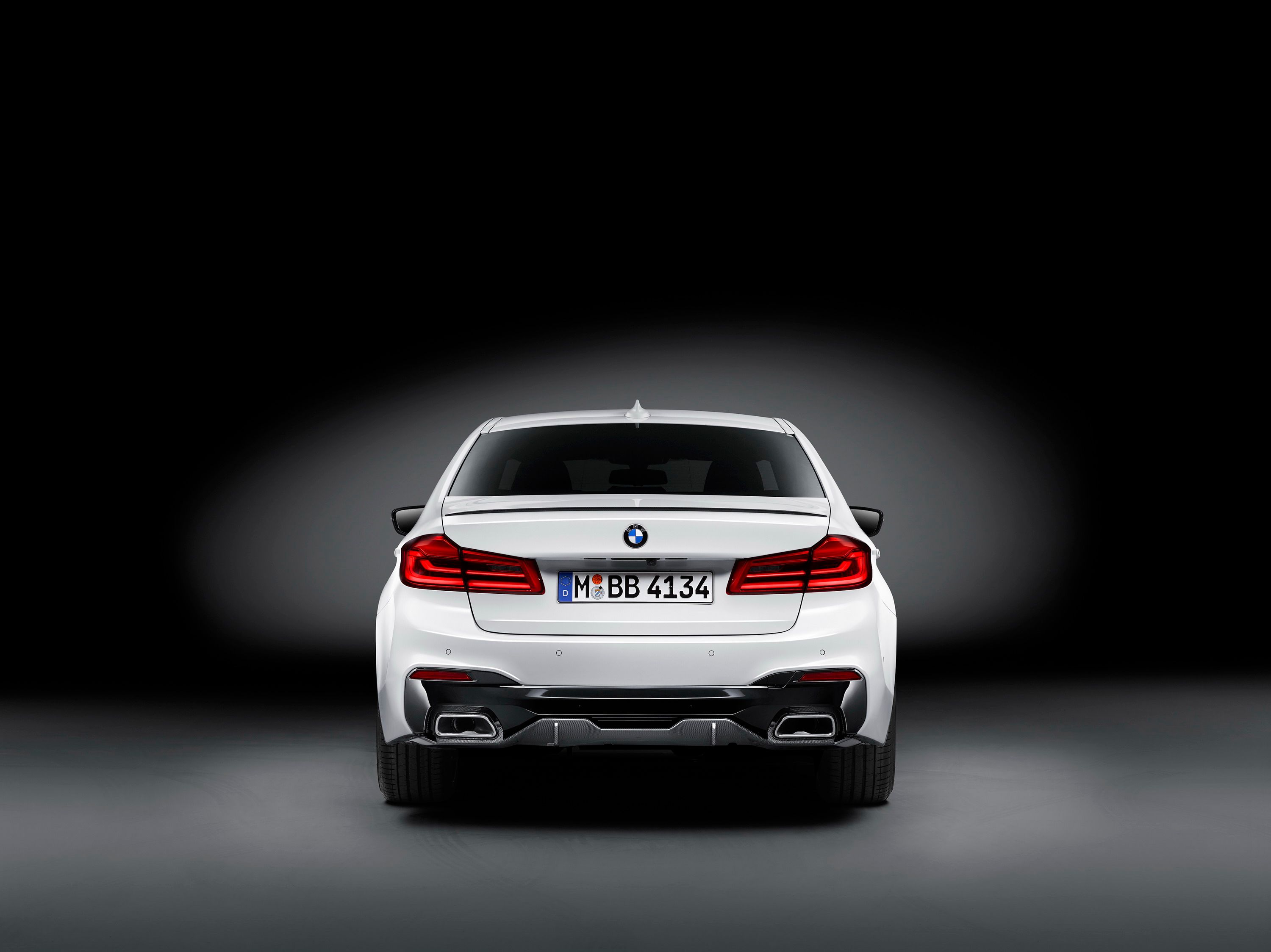 2016 BMW 5 Series Sedan With M Performance Accessories