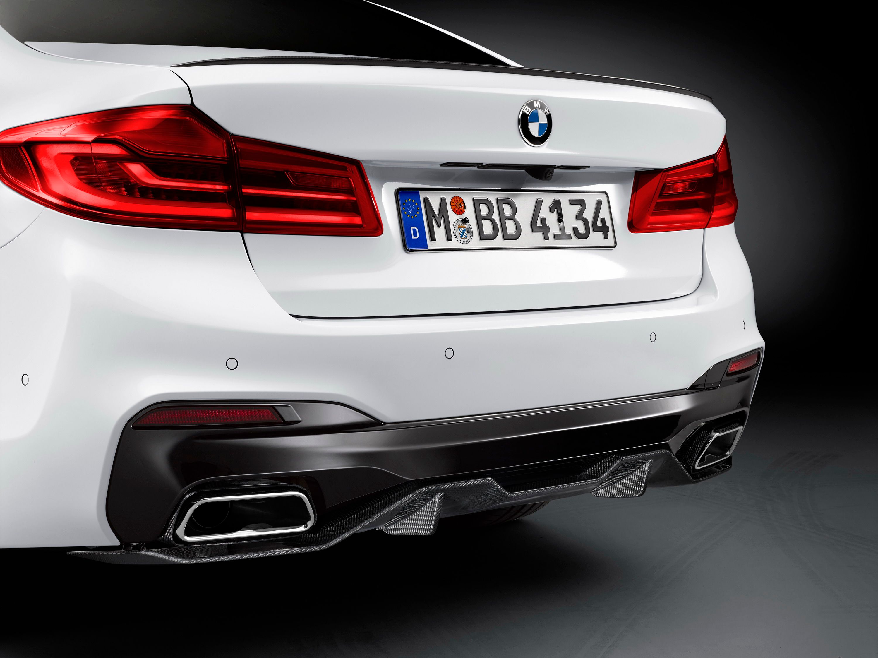 2016 BMW 5 Series Sedan With M Performance Accessories