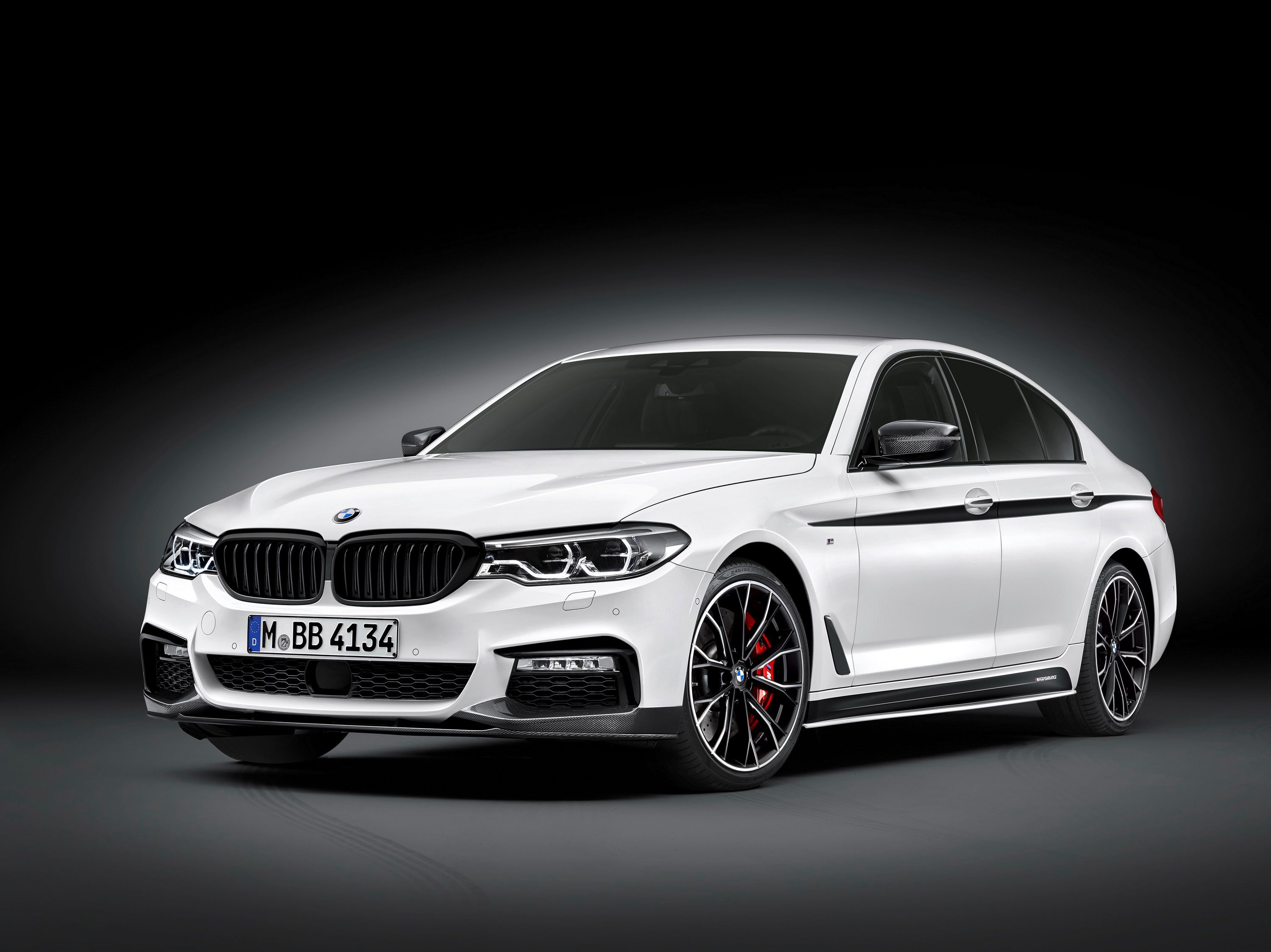 2016 BMW 5 Series Sedan With M Performance Accessories