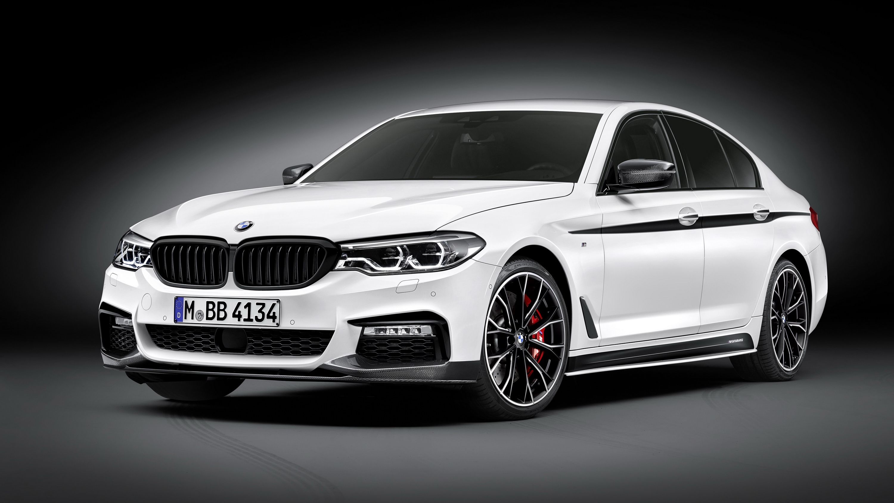 2016 BMW 5 Series Sedan With M Performance Accessories