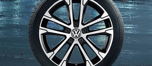 2017 Volkswagen Golf R-Line Package