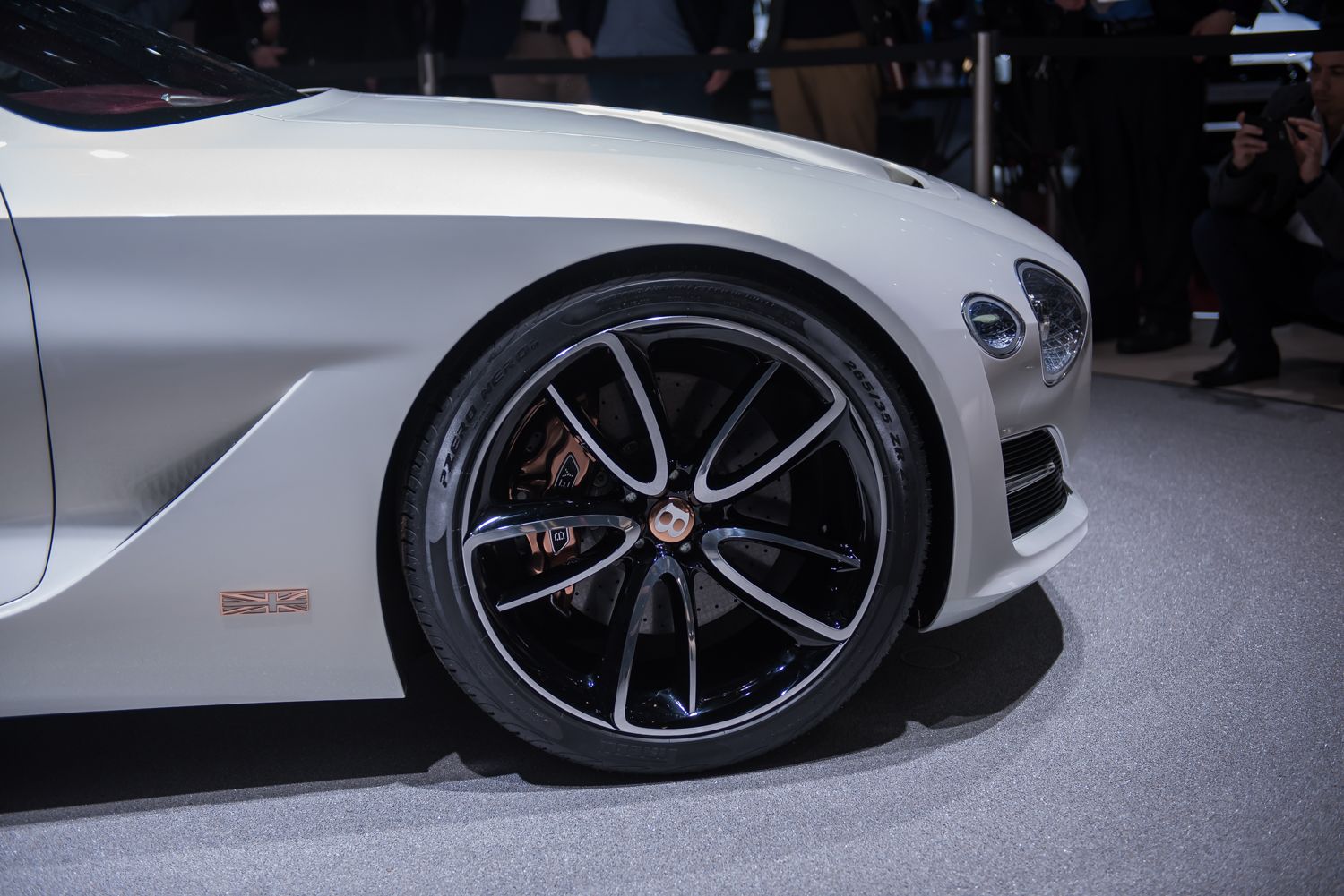 2017 Bentley EXP 12 Speed 6e Concept