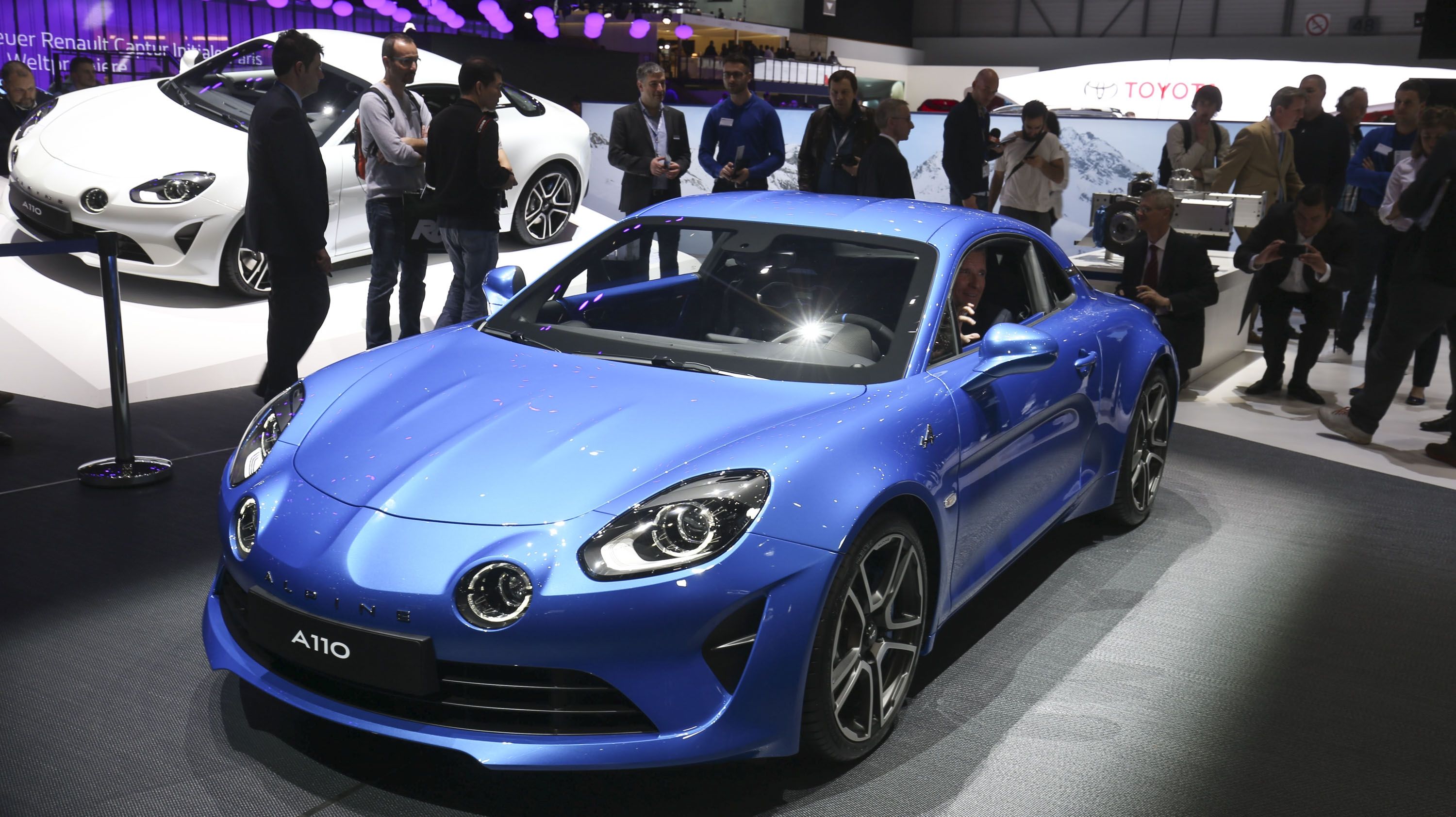 The New Alpine A110 Is A Nice Tribute To The Past